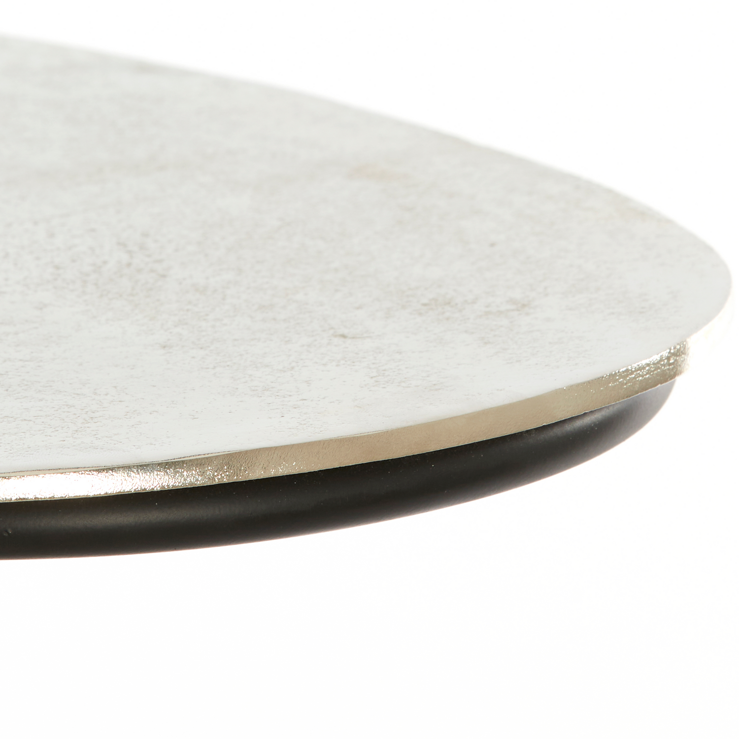 Ovaler Beistelltisch in elegantem Design