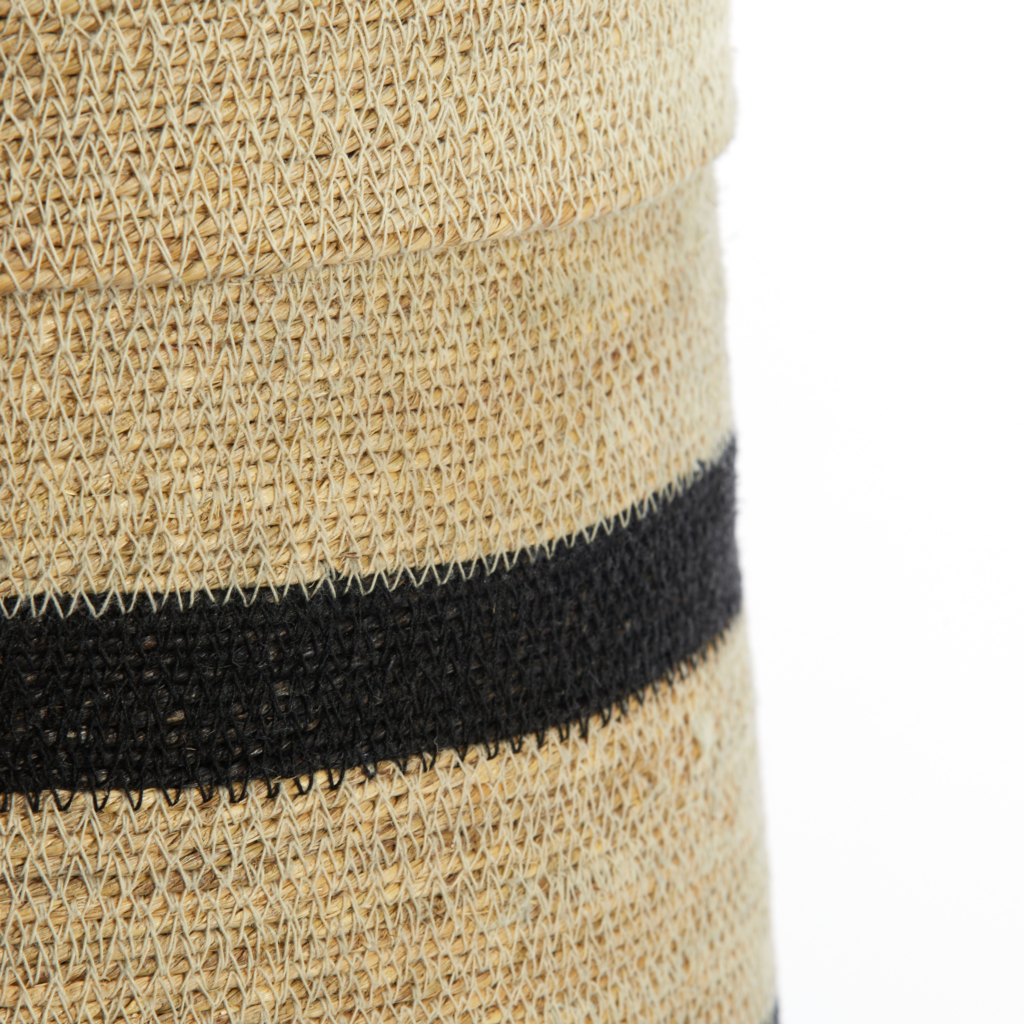 Detailaufnahme des Bellagio Korbs von Light & Living – handgeflochtenes Naturmaterial mit feiner Textur und elegantem Design