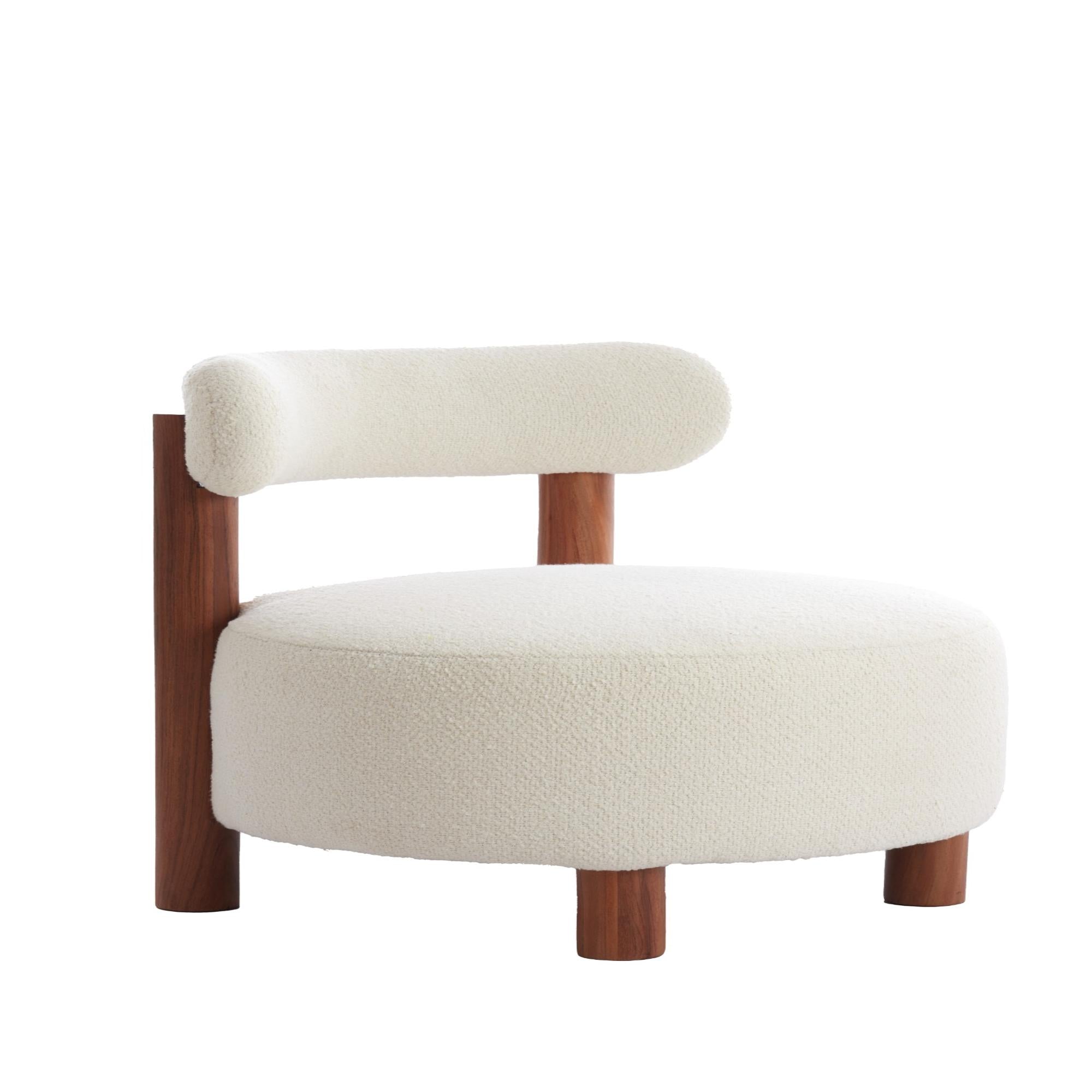 FERENTINO Loungesessel mit cremefarbenem Bouclé-Stoff von Light & Living