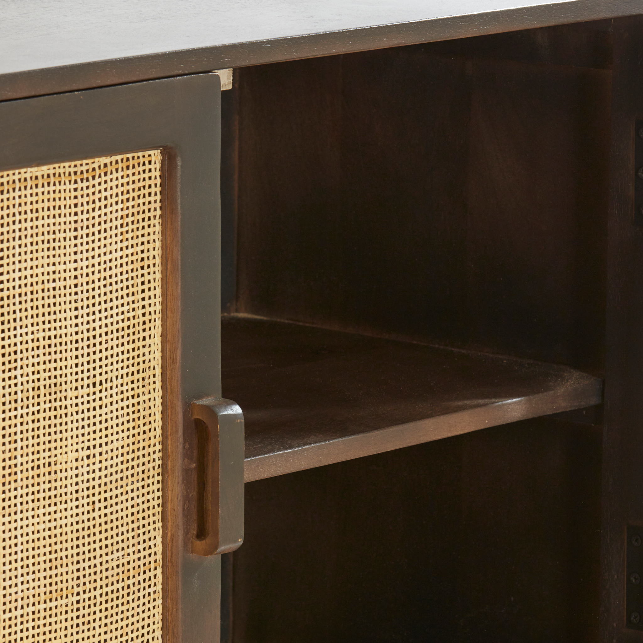 Dunkelbrauner Schrank mit Stauraum von Light & Living
