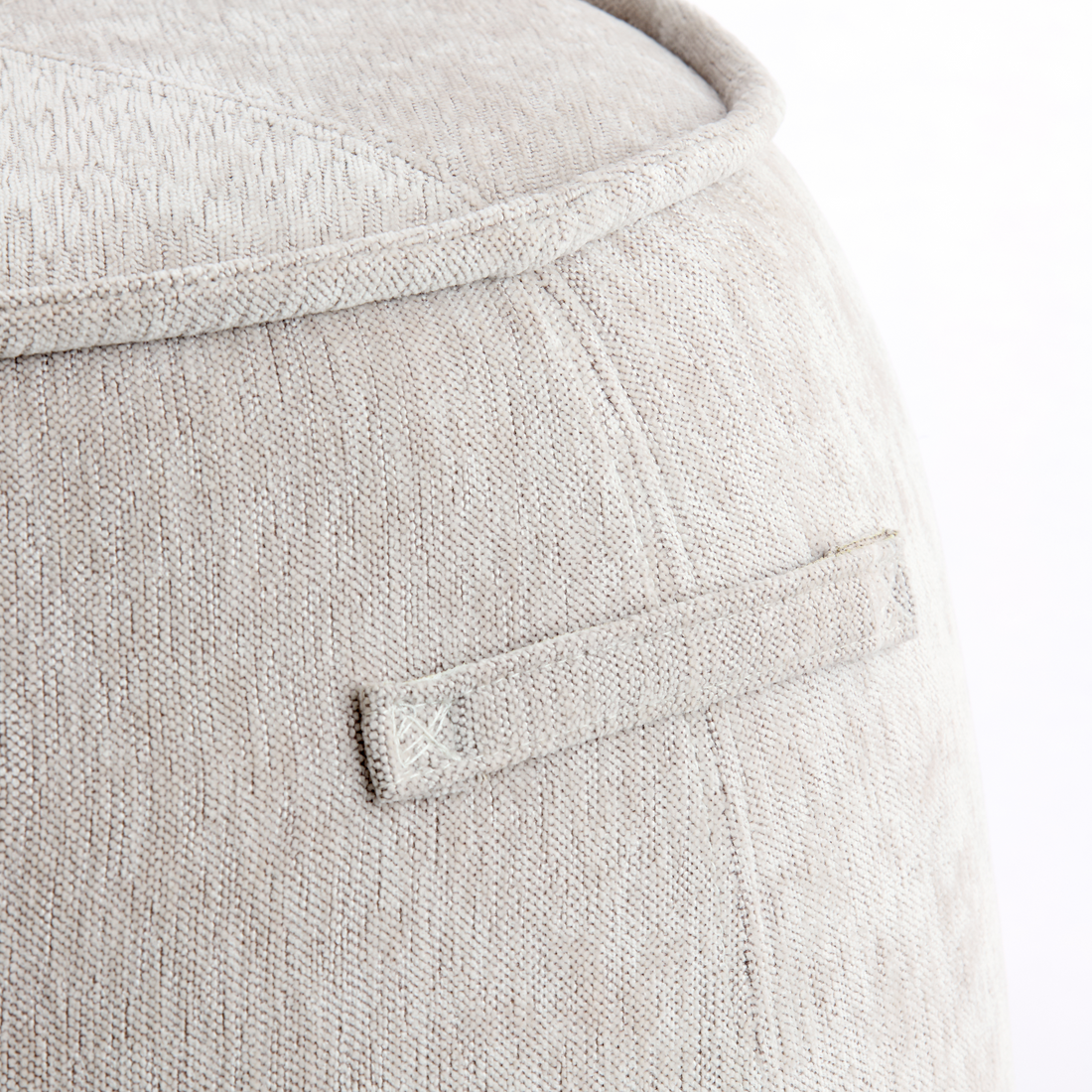 Detailansicht des Stoffes vom Sitzpouf SIBIU.