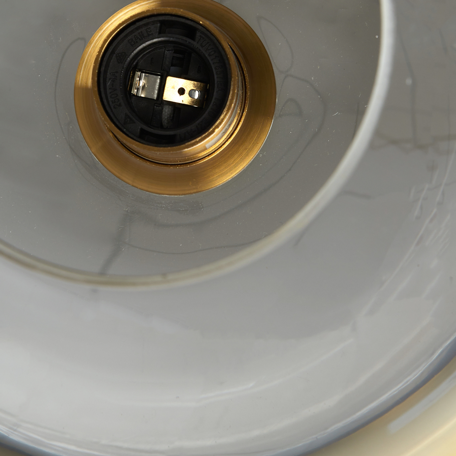 Moderne goldene Tischlampe MAYSON von Light & Living