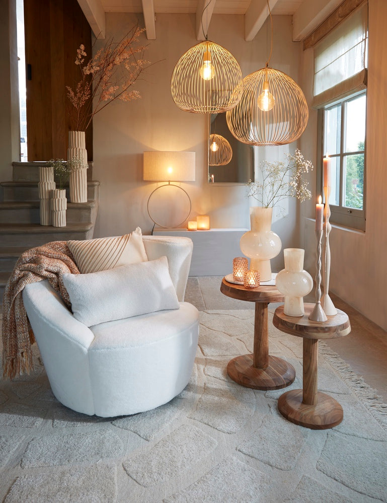 Rechteckiger Teppich Bajelo Big in Beige – schlichte, elegante Optik mit weicher Oberfläche und dezentem Texturmuster.