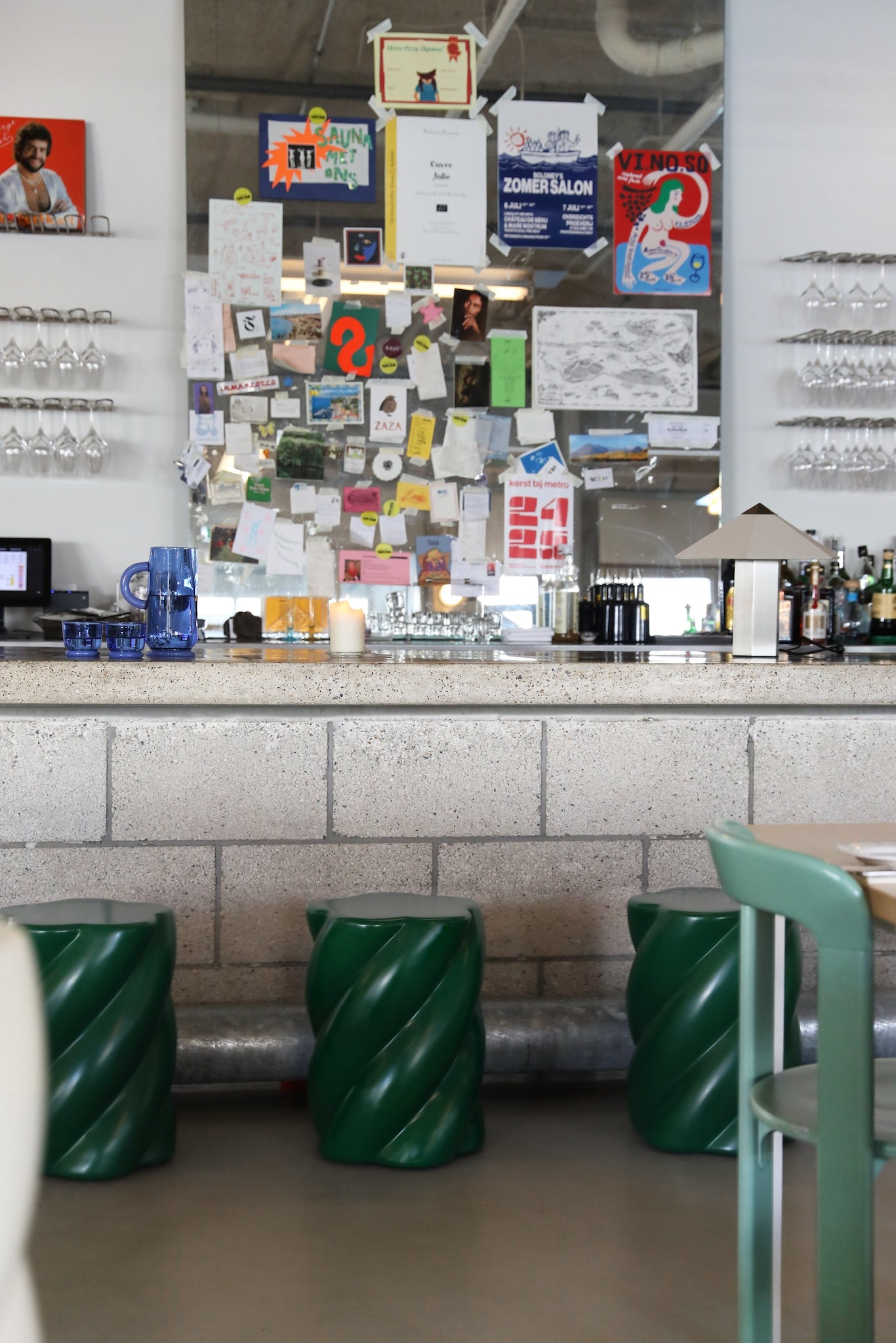 Bar Einrichtung - Design Hocker Marshmallow in grün von &k Amsterdam