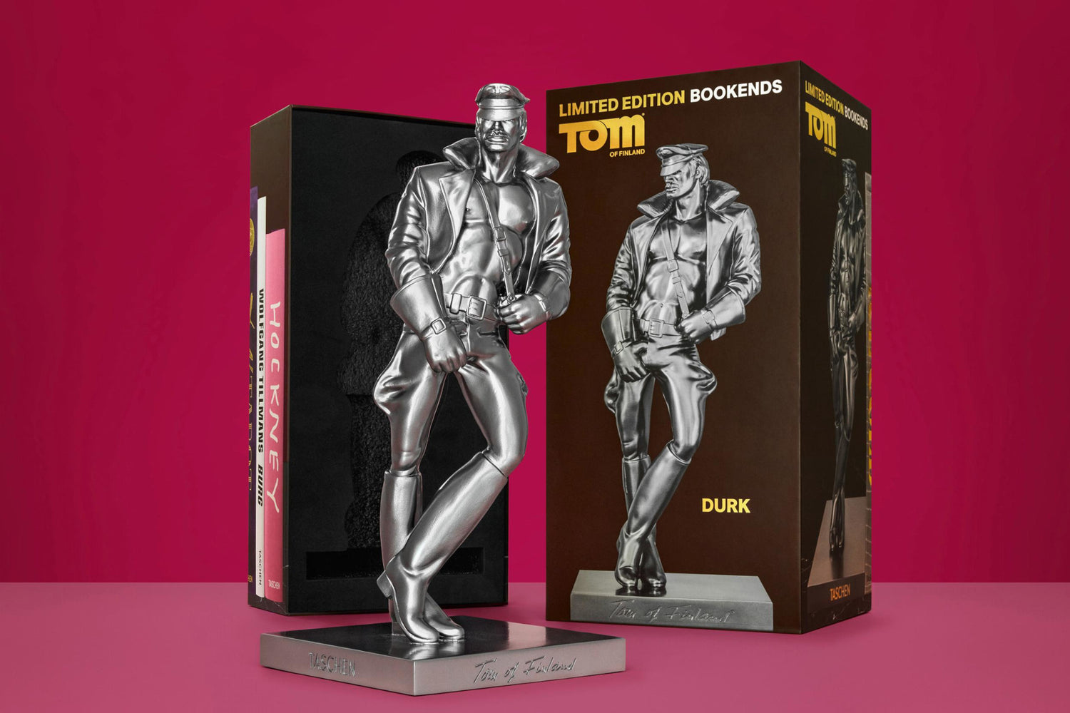 Gussfigur mit realistischen Falten im Outfit Tom of Finland Durk