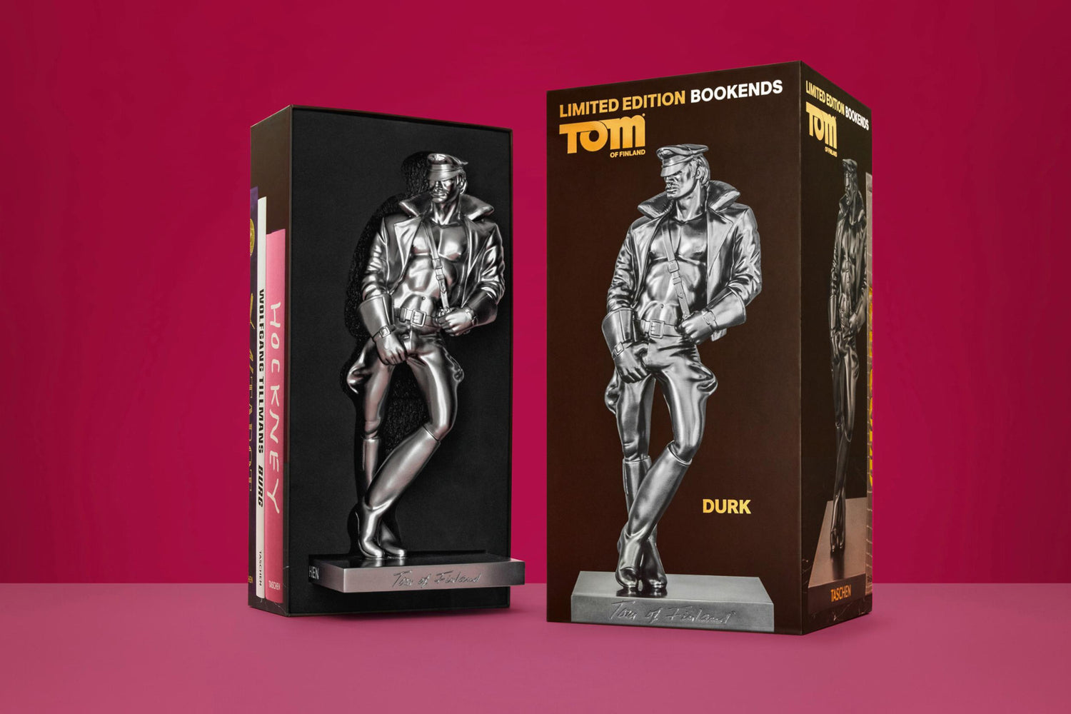 Skulpturale Buchstütze mit Lederjacken-Design in glänzendem Metallic-Finish