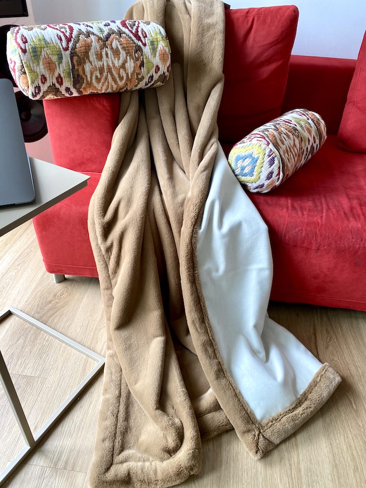 carma-plaids-kissen-braun