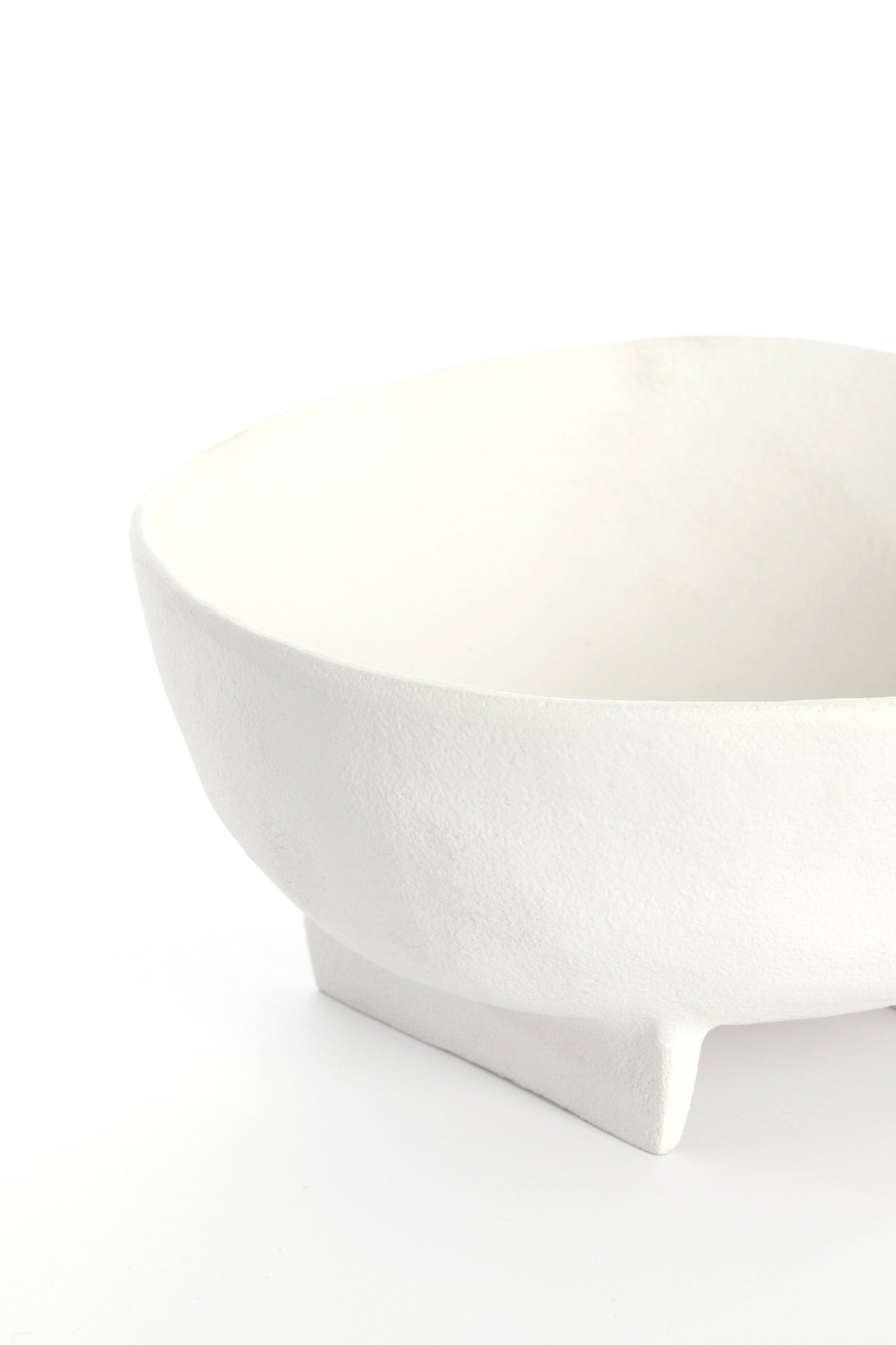 Kompakte Dekoschale in Weiß mit Standfuß von Light & Living