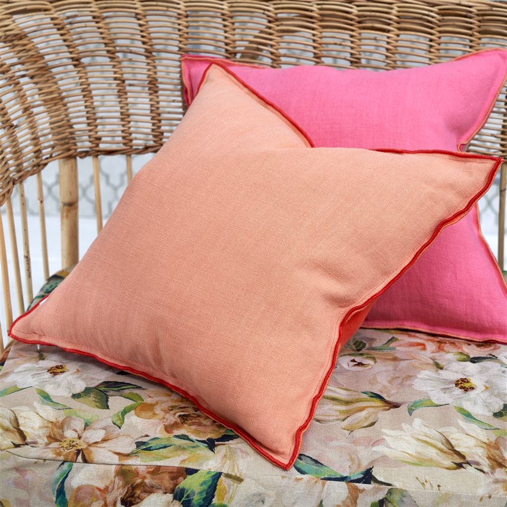 Kissen BRERA LINO HIBISCUS & PEACH der Marke Designers Guild