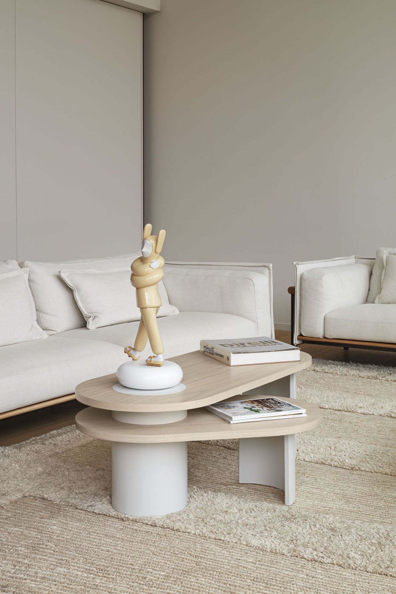 Figur EMBRACED in Gelb von Lladró