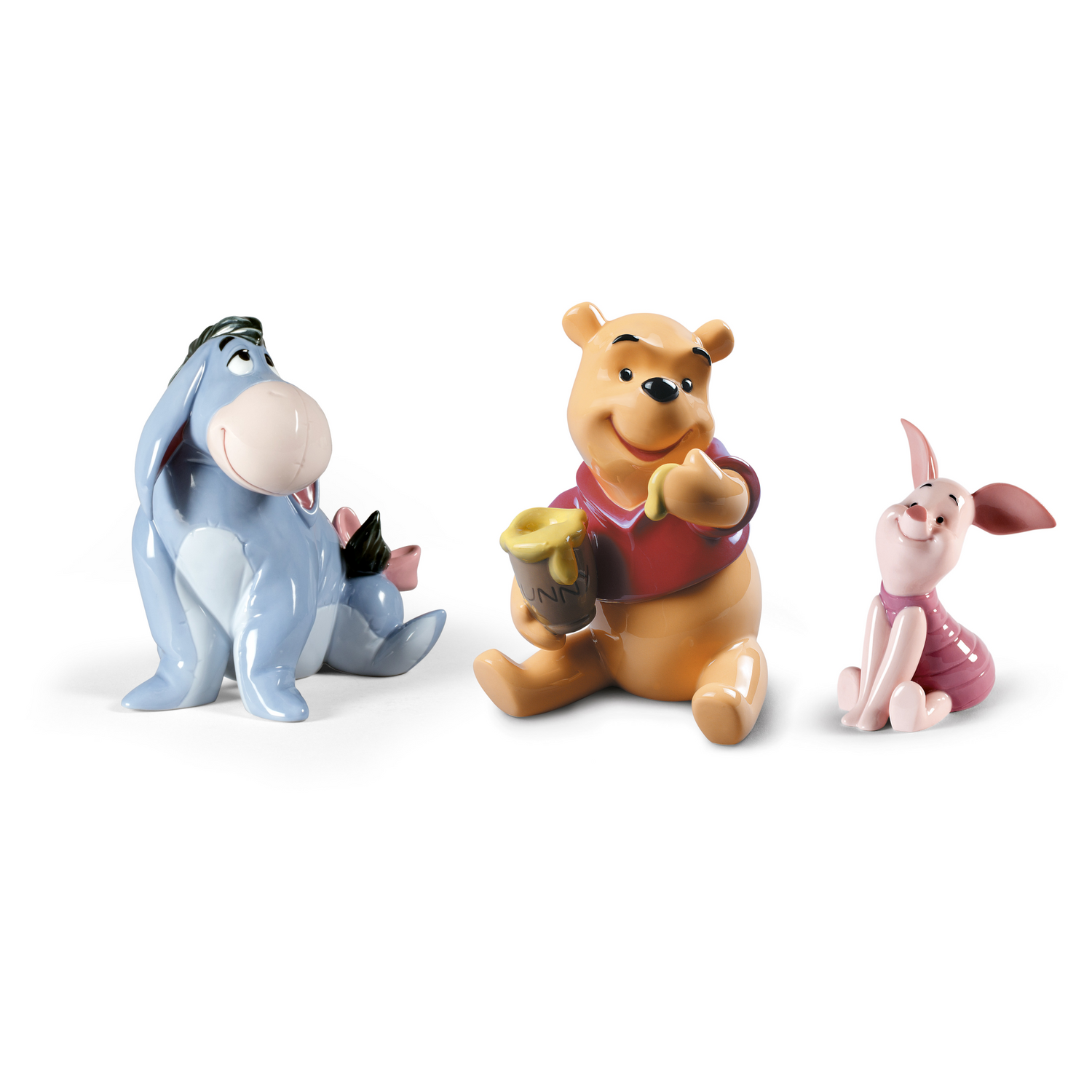 Detailreiche Piglet-Figur mit großen Ohren und sanftem Lächeln.