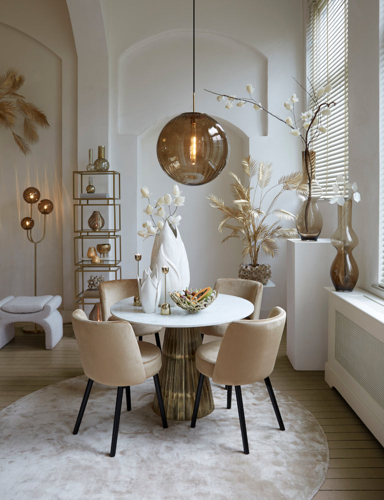 Esszimmer in off-white und beige