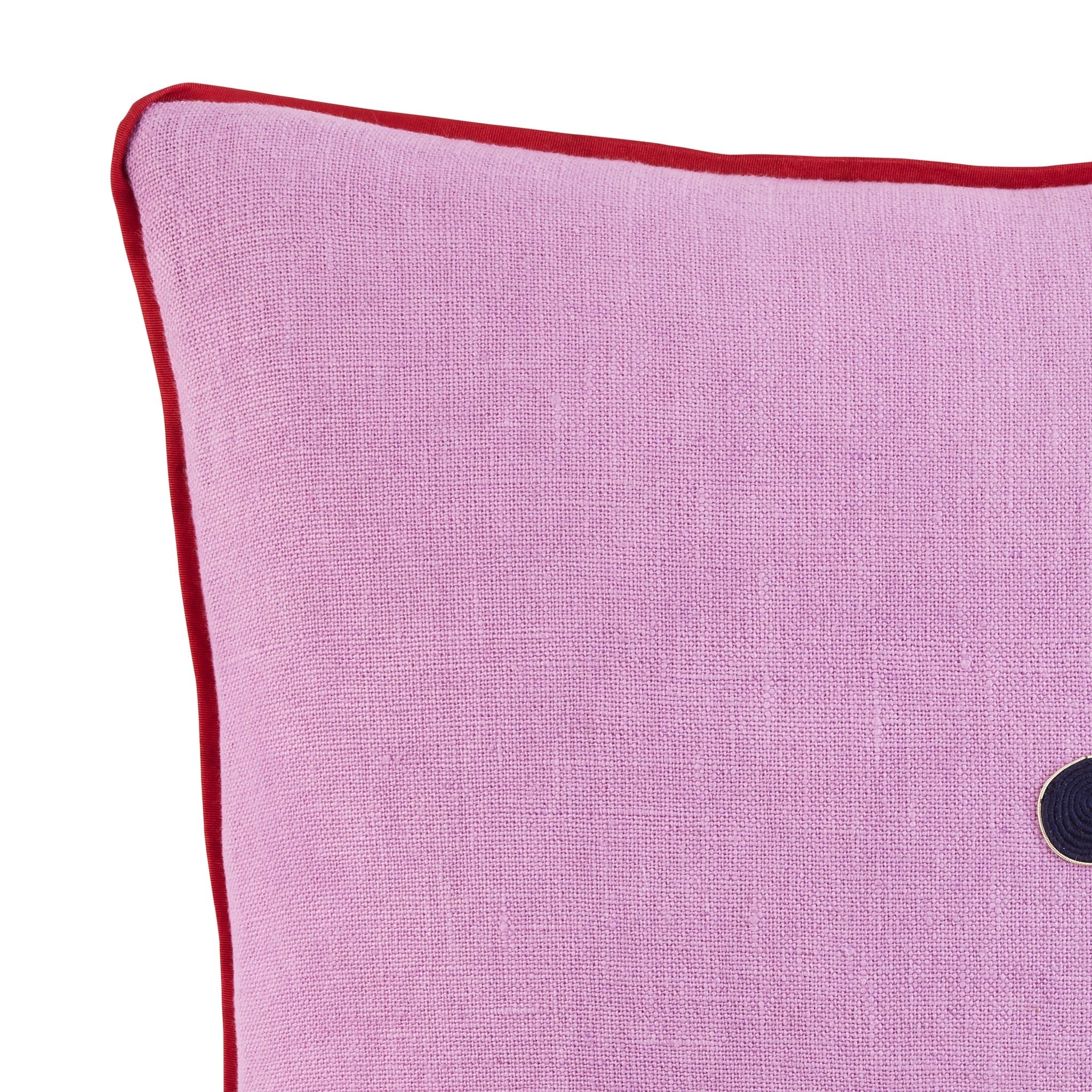 Grafisches Designkissen in Purpur mit Motiv von Jonathan Adler