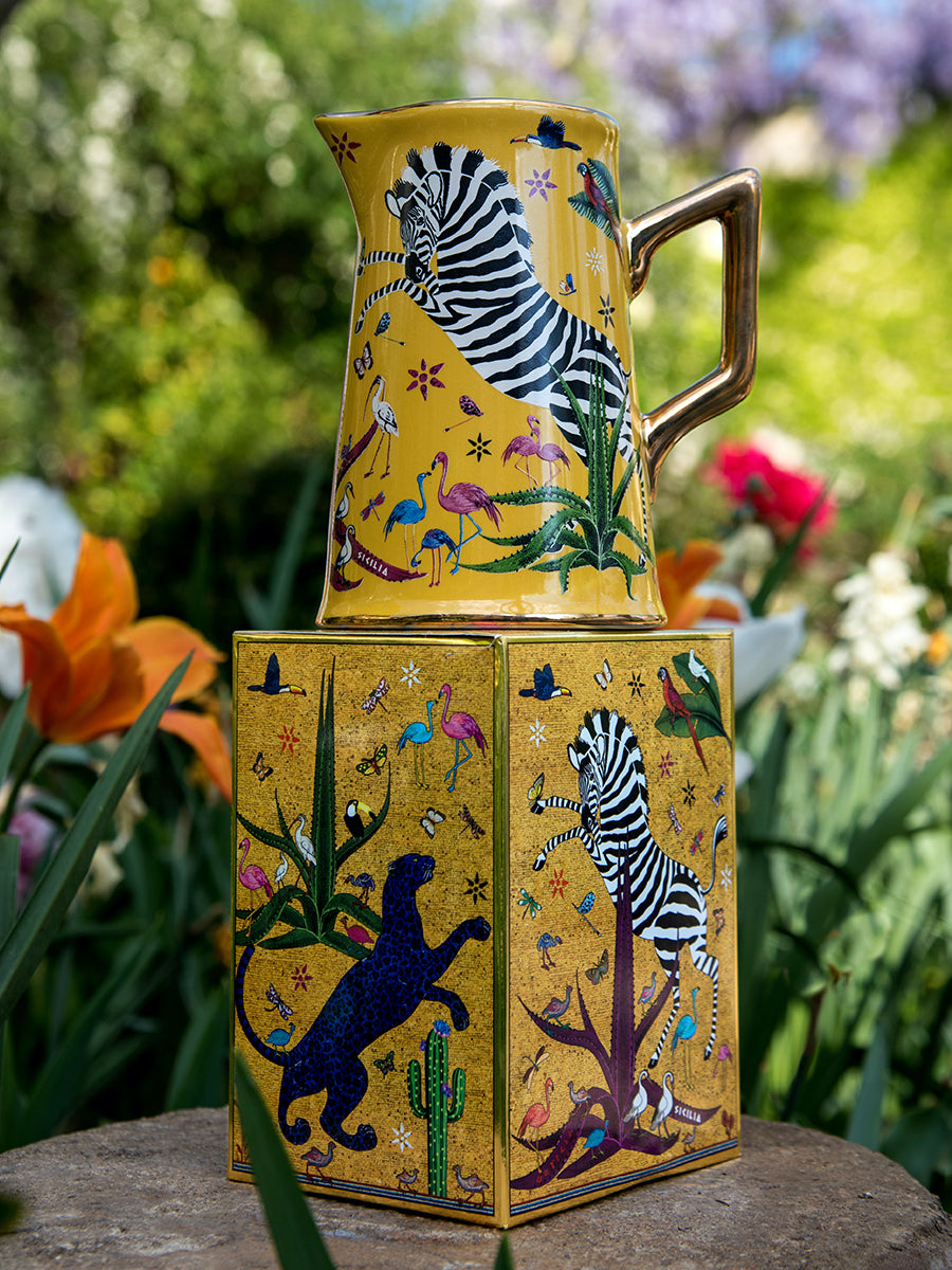 Kleine Karaffe „Jug Ceramic Sahara“ Jungle-Motiv in Geschenkbox