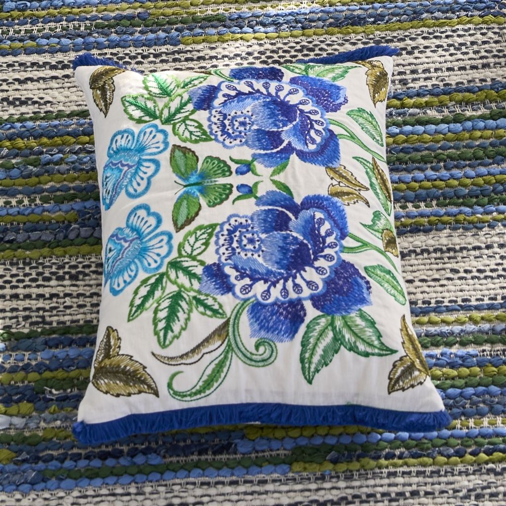Kissen ISABELLA EMBROIDERED COBALT der Marke Designers Guild