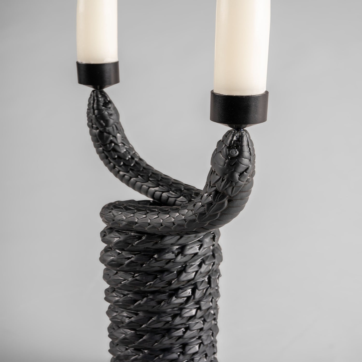 Dekorativer Porzellan-Kerzenständer Schlangen-Kerzenständer