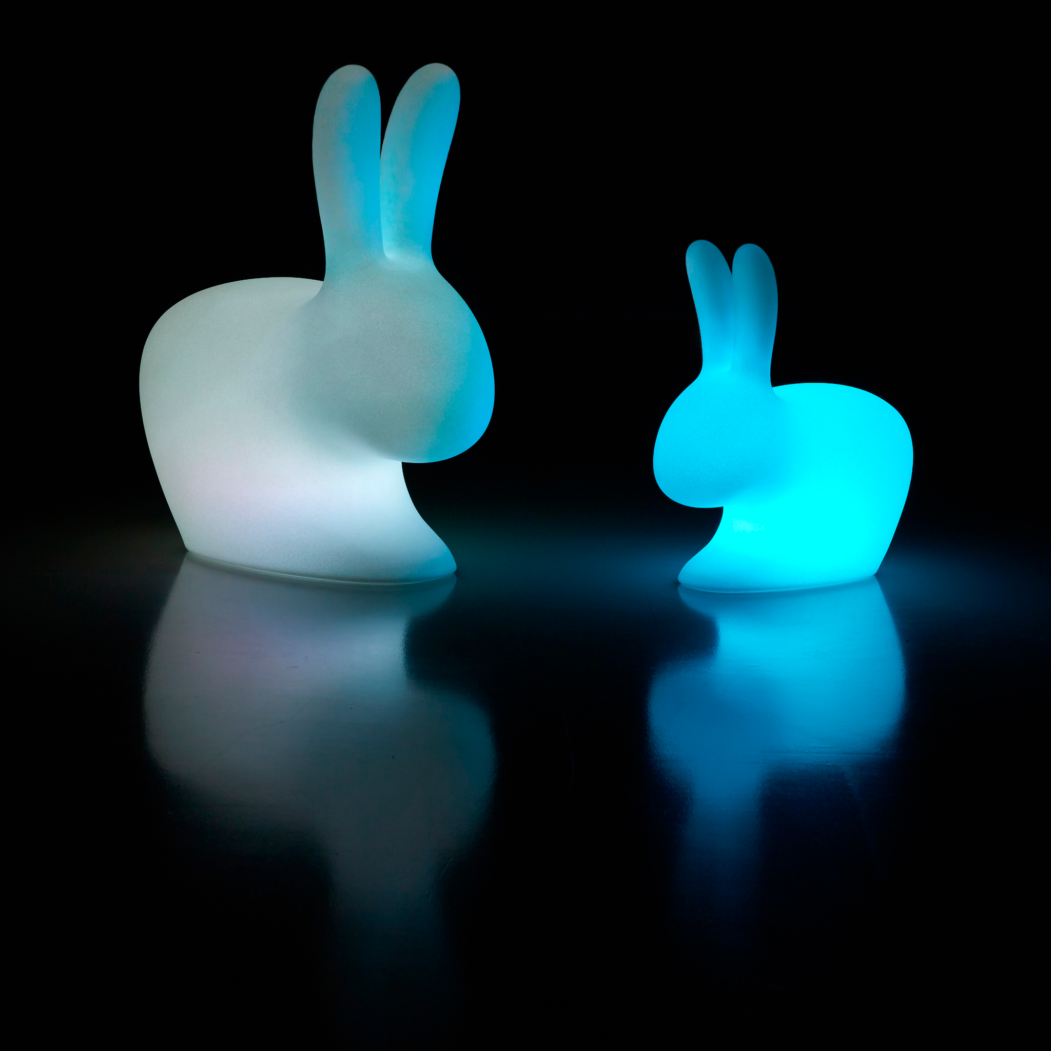 Elegante Designerlampe in Hasenform mit wiederaufladbarem Akku.