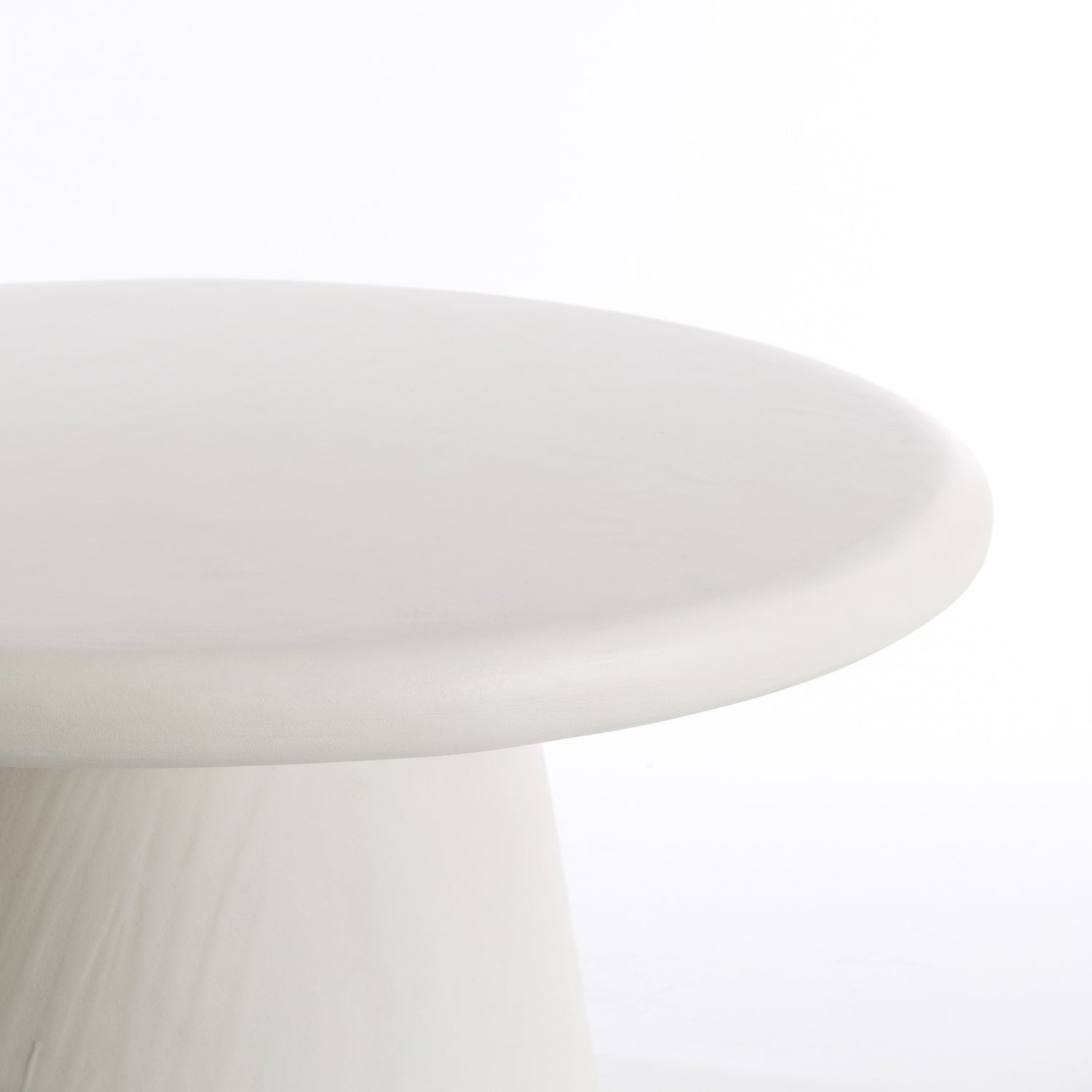 Stilvoller Couchtisch KULONA crème aus MDF Holz