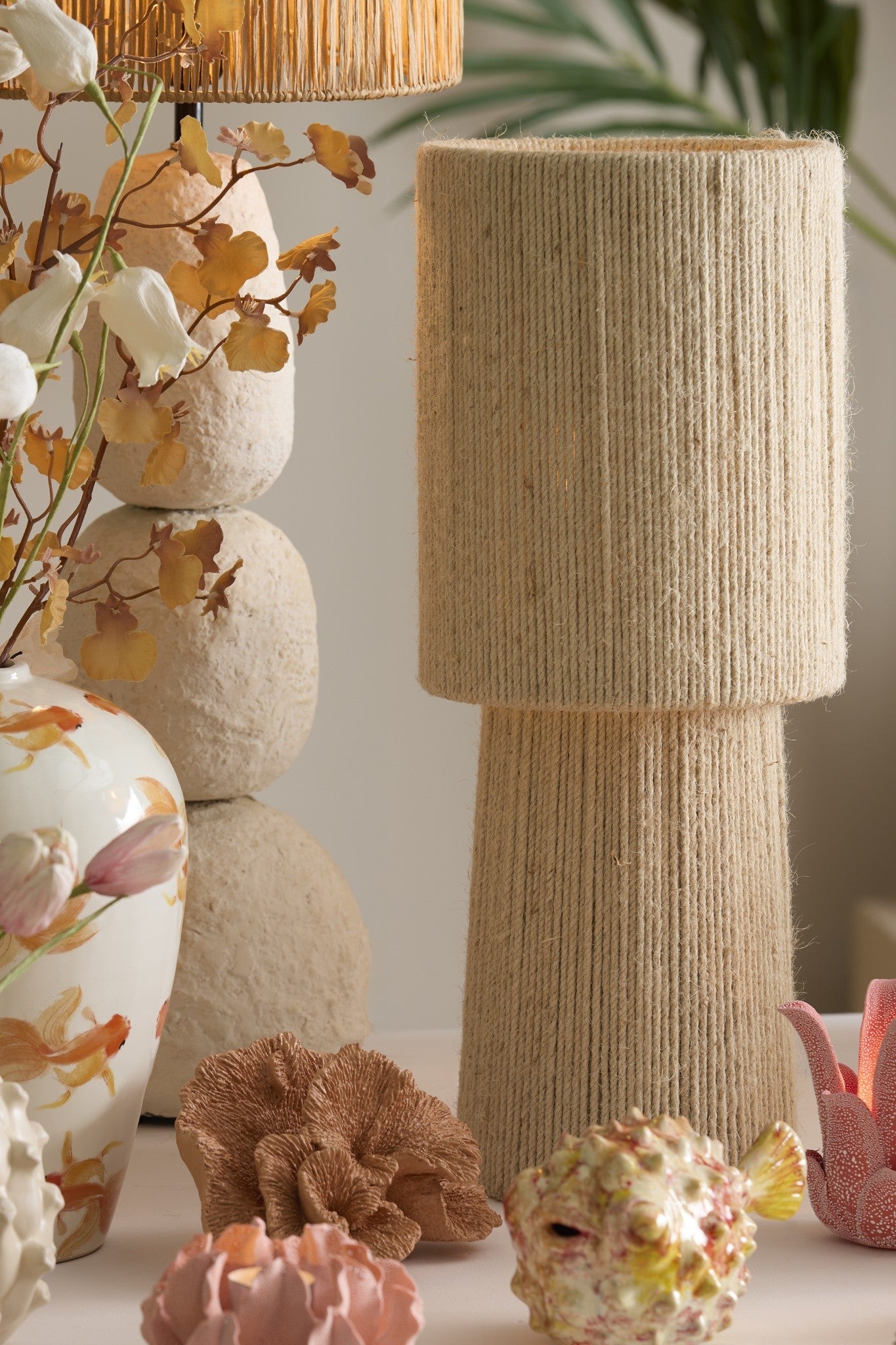 Zylindrische Tischleuchte in Creme aus Jute