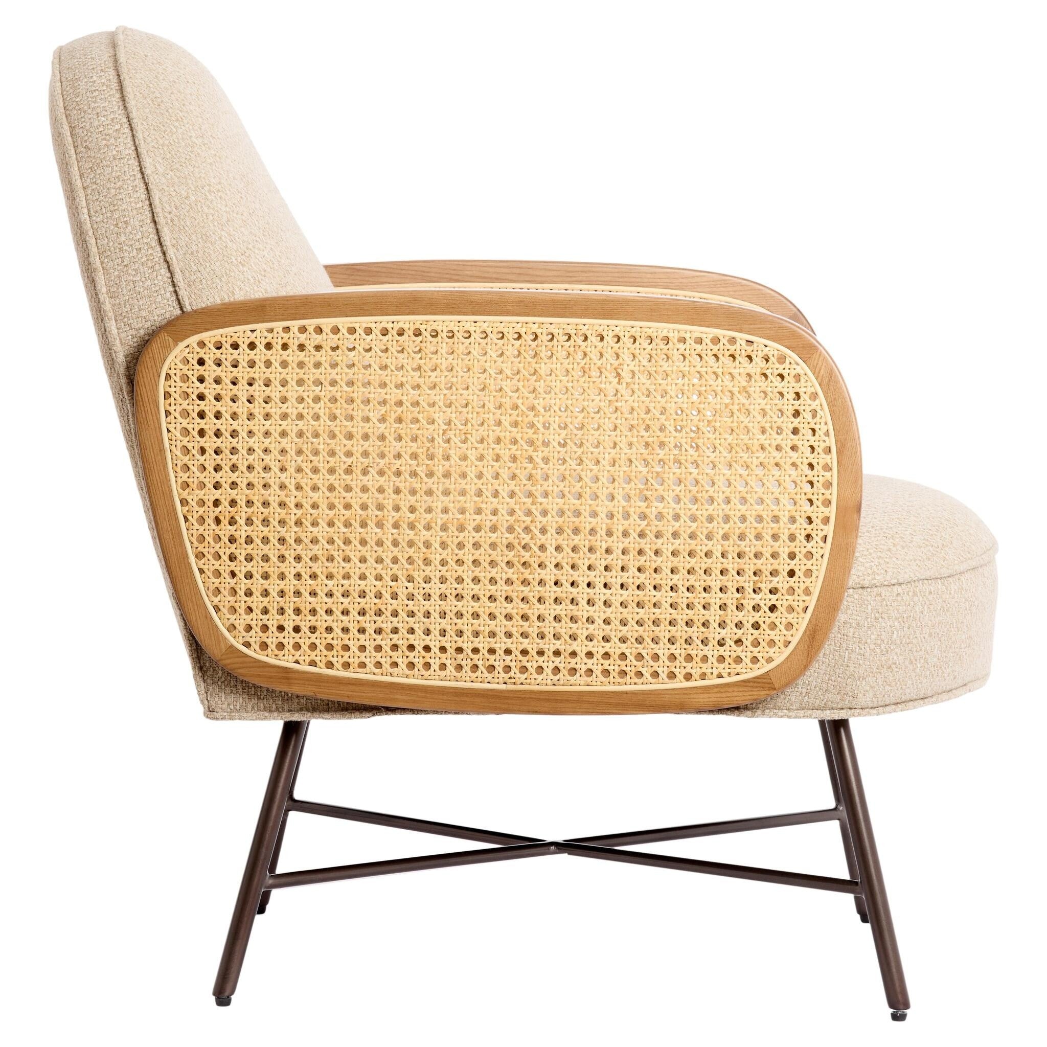 Stilvoller Sessel in Beige mit filigranem Metallgestell