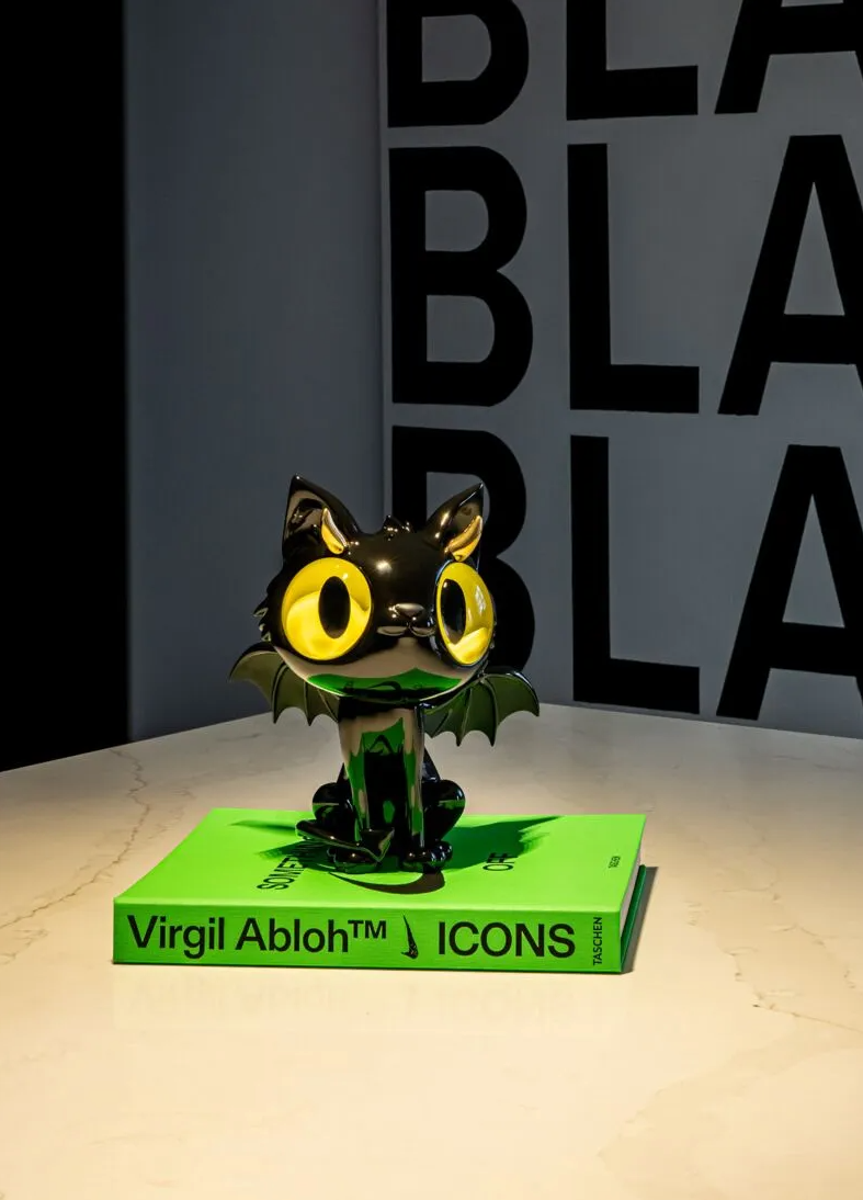kleine Fledermaus Skulptur der marke Lladró in schwarz gelb