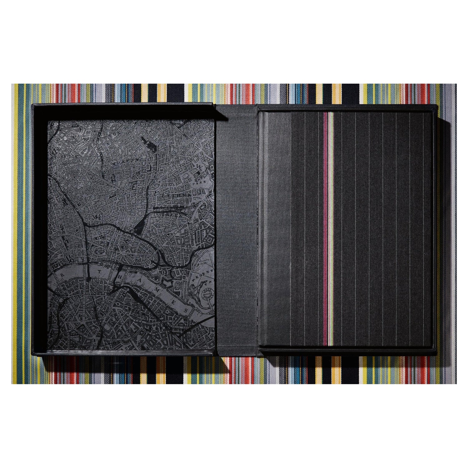 Seitenansicht des LONDON. PORTRAIT OF A CITY Buches