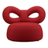 Design-Sessel aus rotem Stoff mit verspieltem Rückenelement