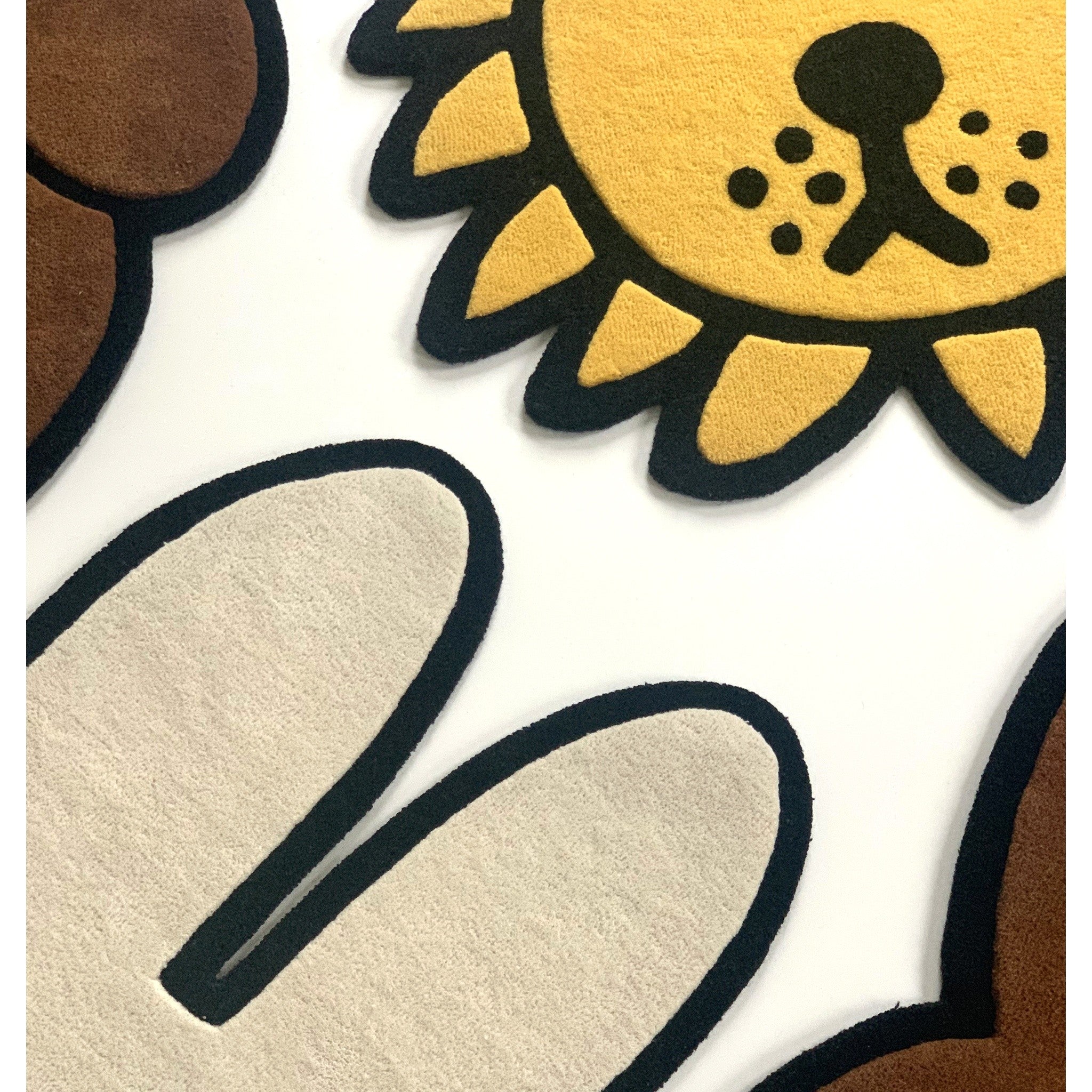 Designteppich von Maison Deux mit ikonischem Miffy-Motiv