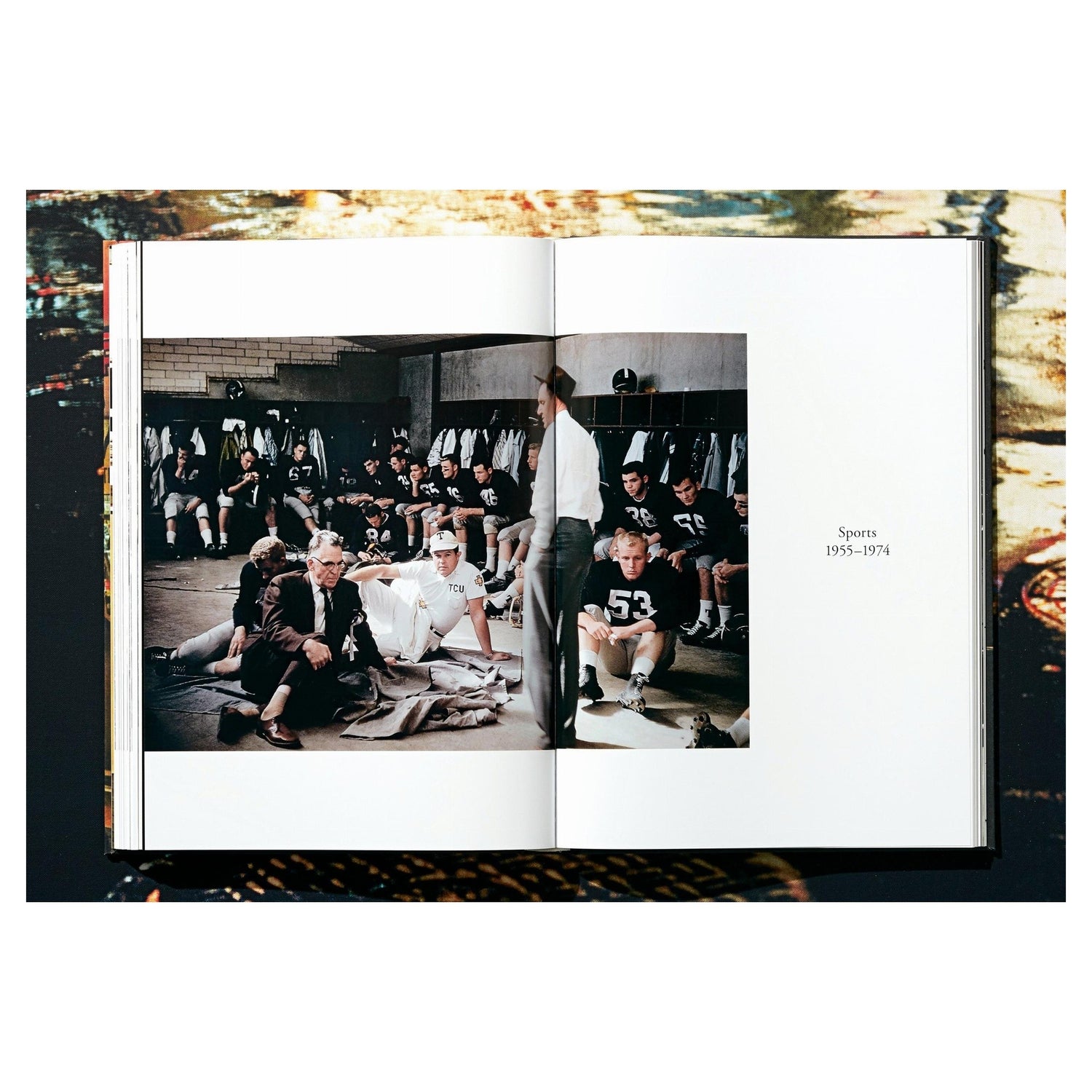 Blick in die Doppelseiten mit originalgetreuen Bildreproduktionen