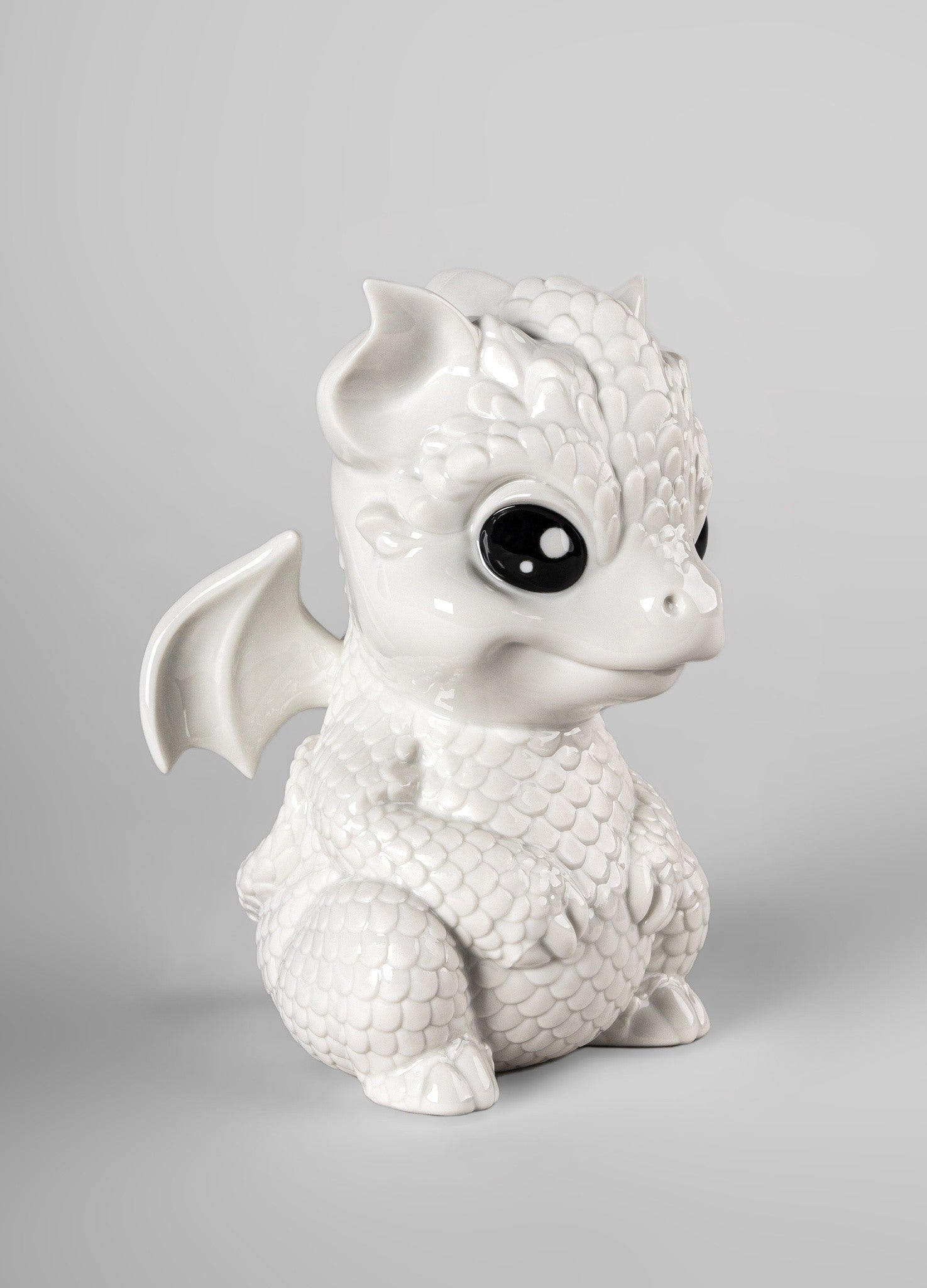 Kunstvolle Baby Dragon Skulptur mit mattem und glänzendem Finish