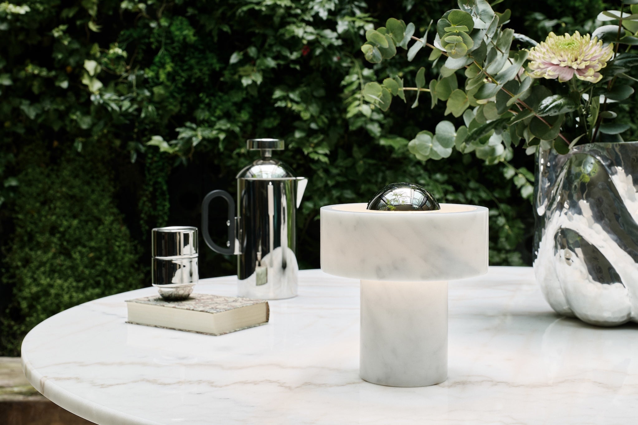 Outdoor Terrasse - Tom Dixon - Stone Portable Table Lamp with Silver Dome