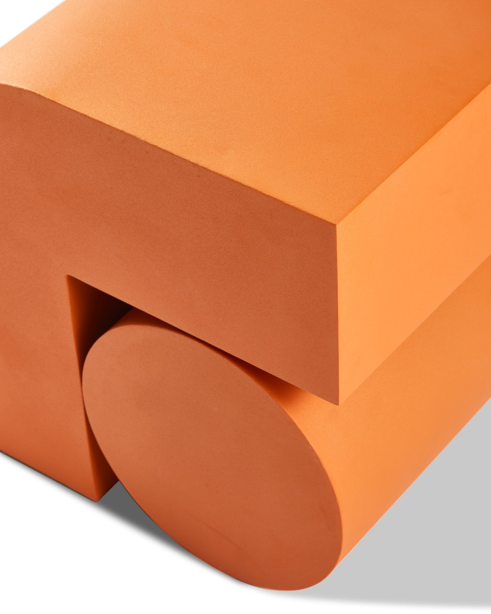 Design-Side-Table aus recyceltem Metall in Orange