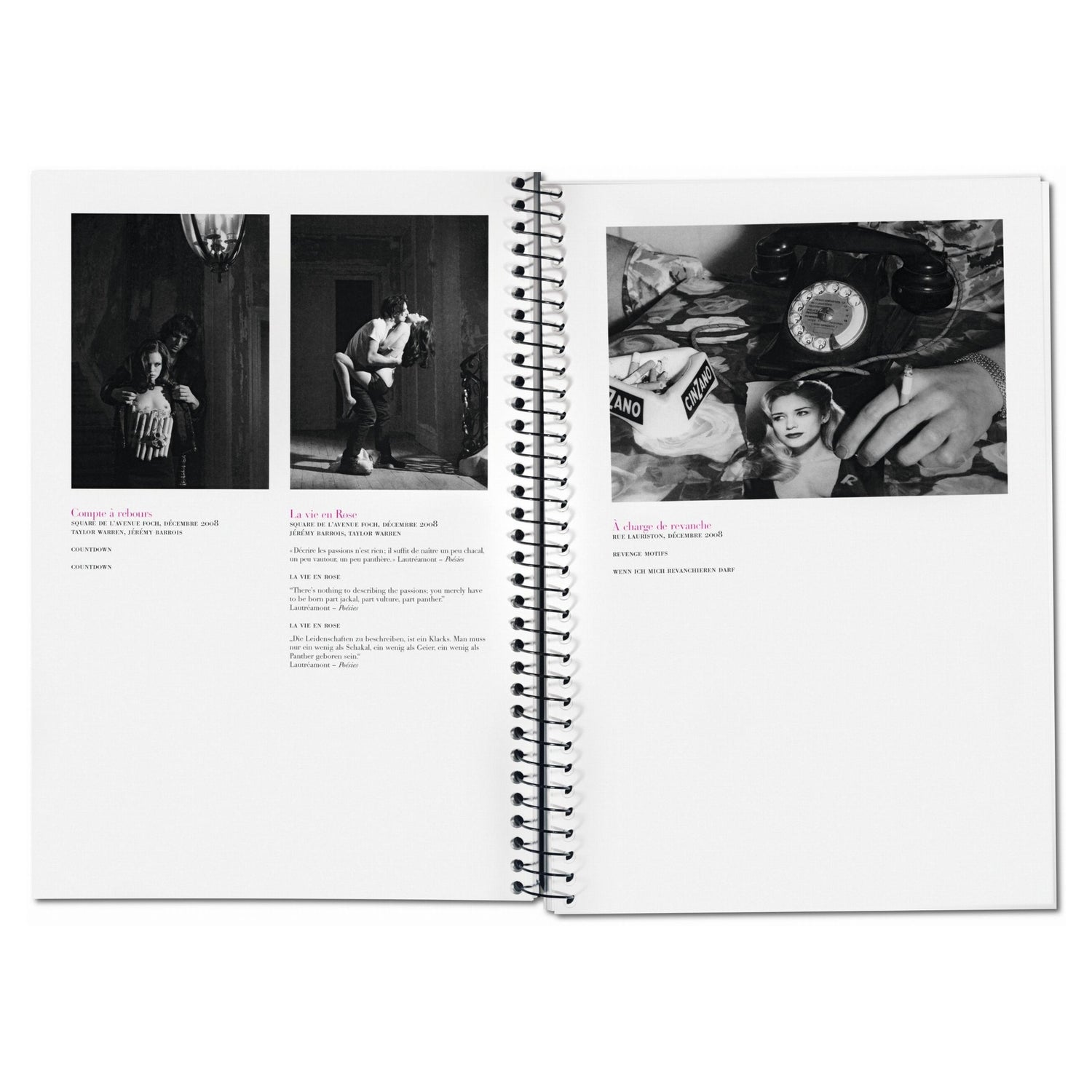 Objekte wie Maske und Eiffelturm-Statue aus dem Sammlerkoffer Rose cest Paris