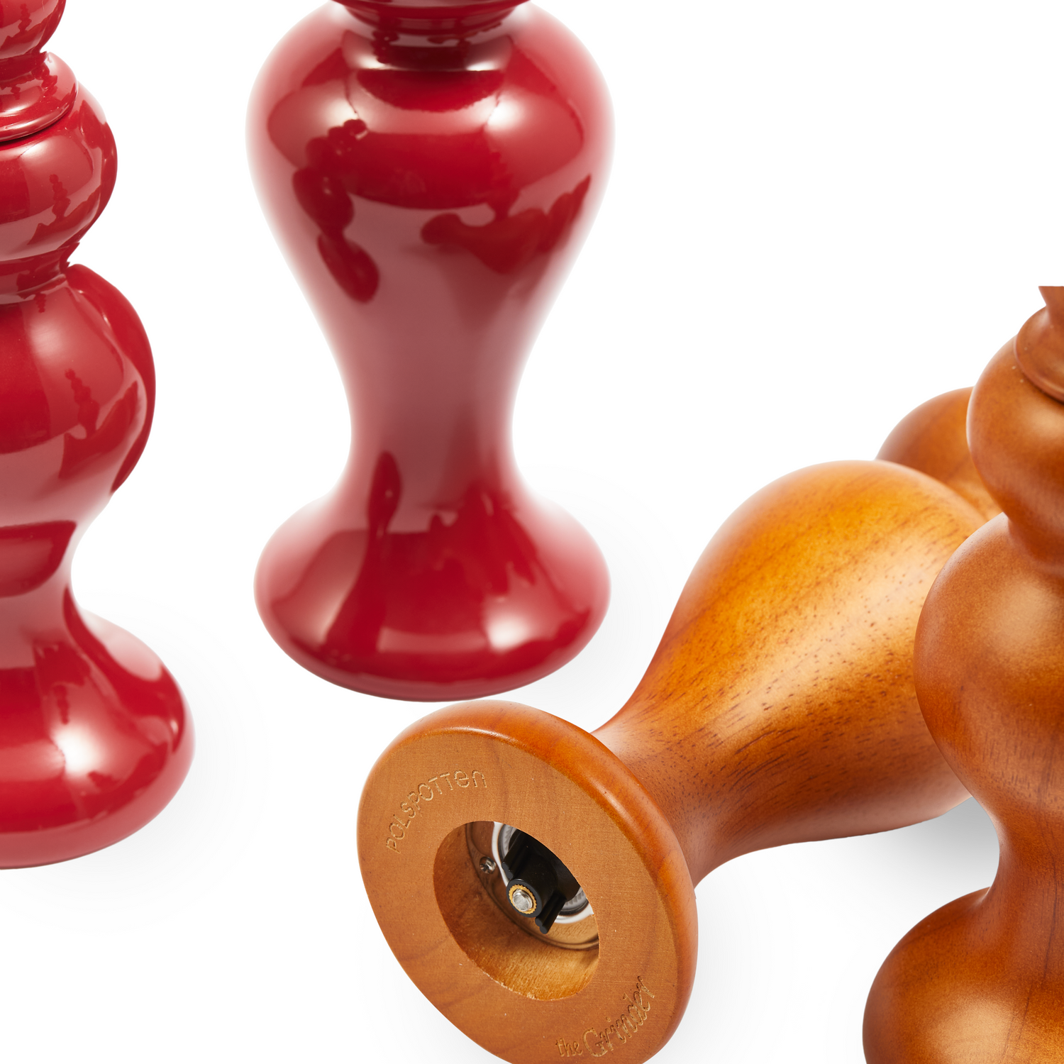 Stilvolle Tischdekoration: roter Holzgrinder mit glänzendem Finish