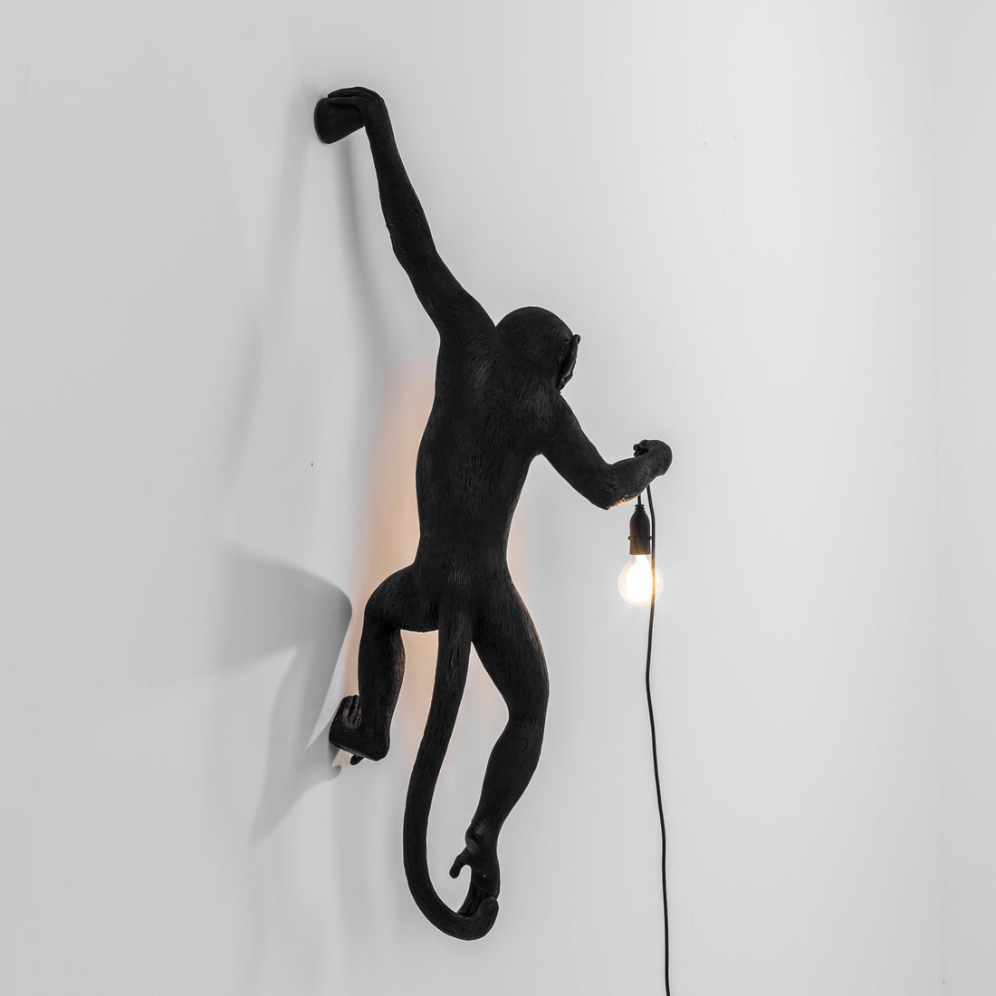 Seletti Monkey Lamp – schwarzer Affe mit Glühbirne