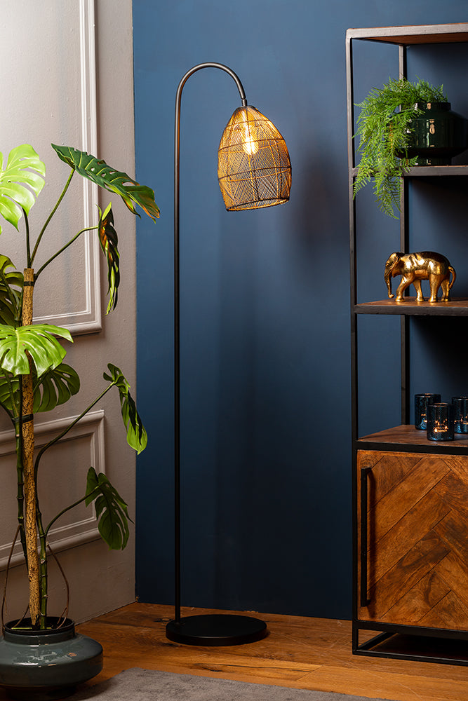 Stehleuchte MEYA in matt schwarz und gold der Marke Light & Living