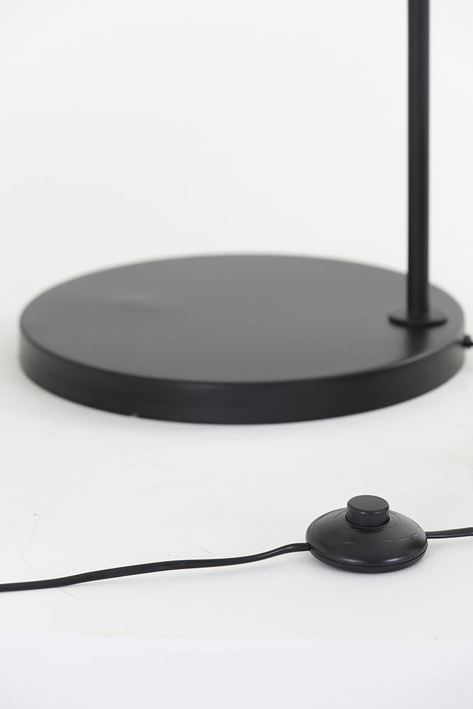 Stehleuchte MEYA in matt schwarz und gold der Marke Light & Living