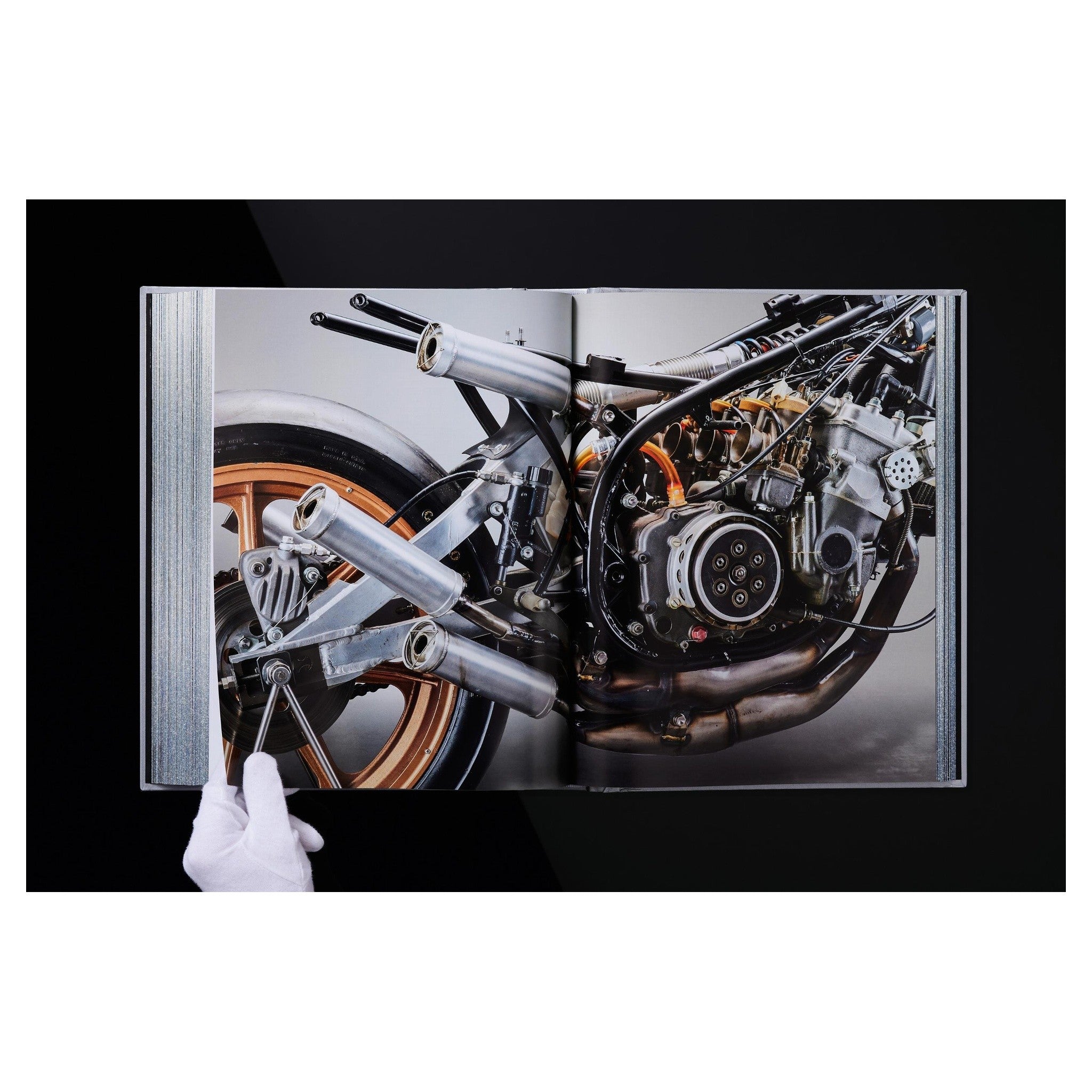 Limitierte Edition Motorcycles von TASCHEN im Schuber