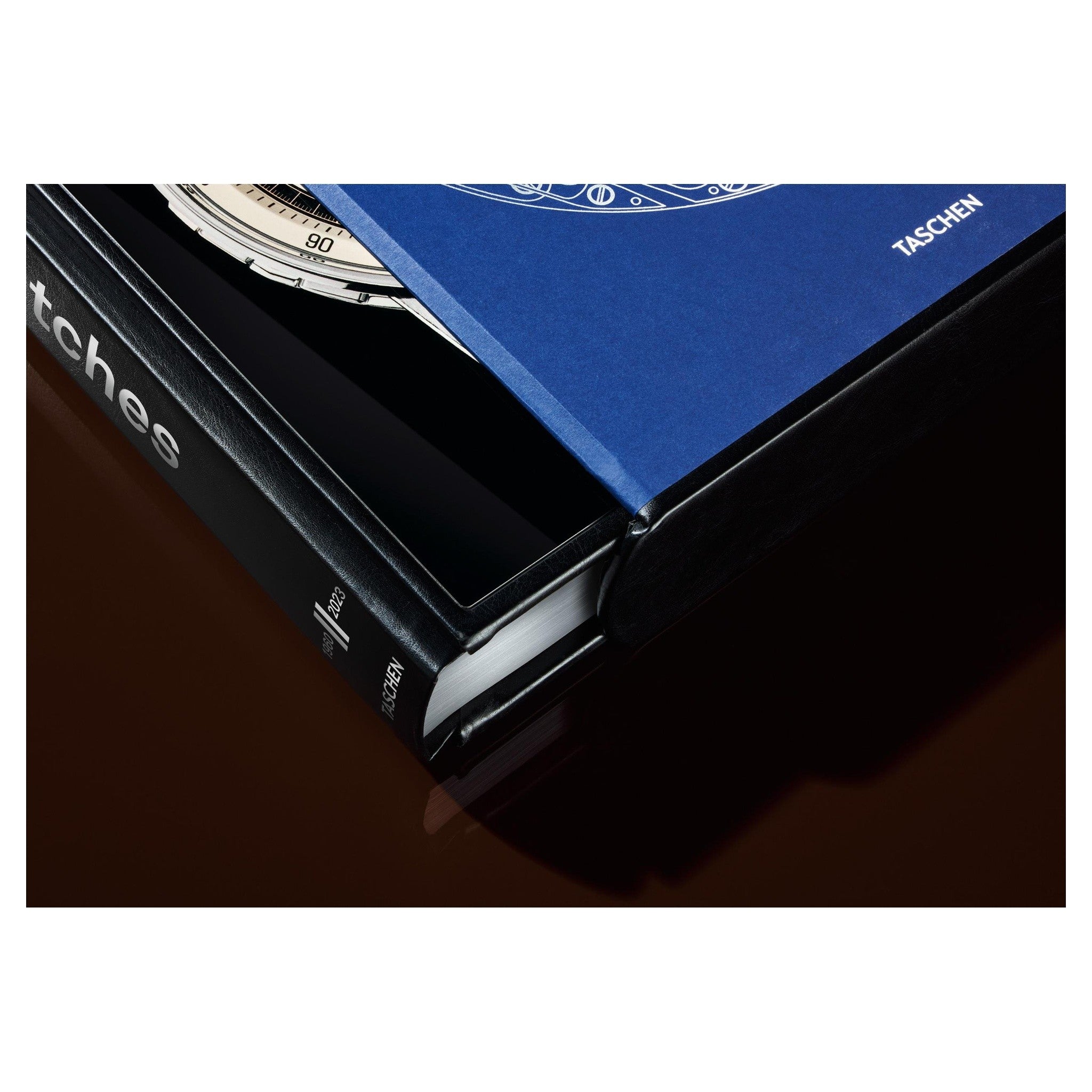 Die Collector’s Edition als Gesamtset im Studio vollständig ausgeleuchtet.