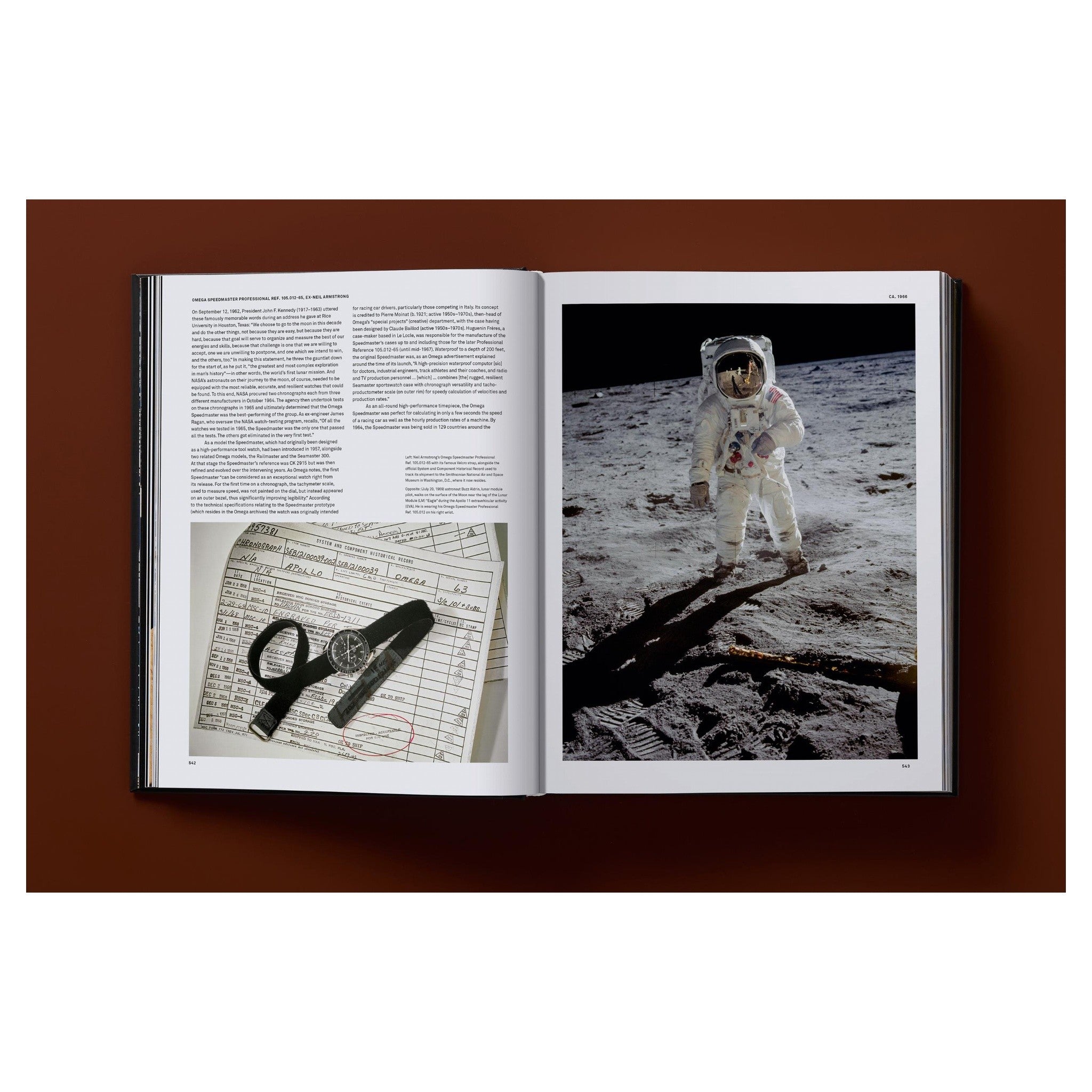TASCHEN-Buch Ultimate Collector Watches mit detailliertem Cover einer Luxus-Armbanduhr.