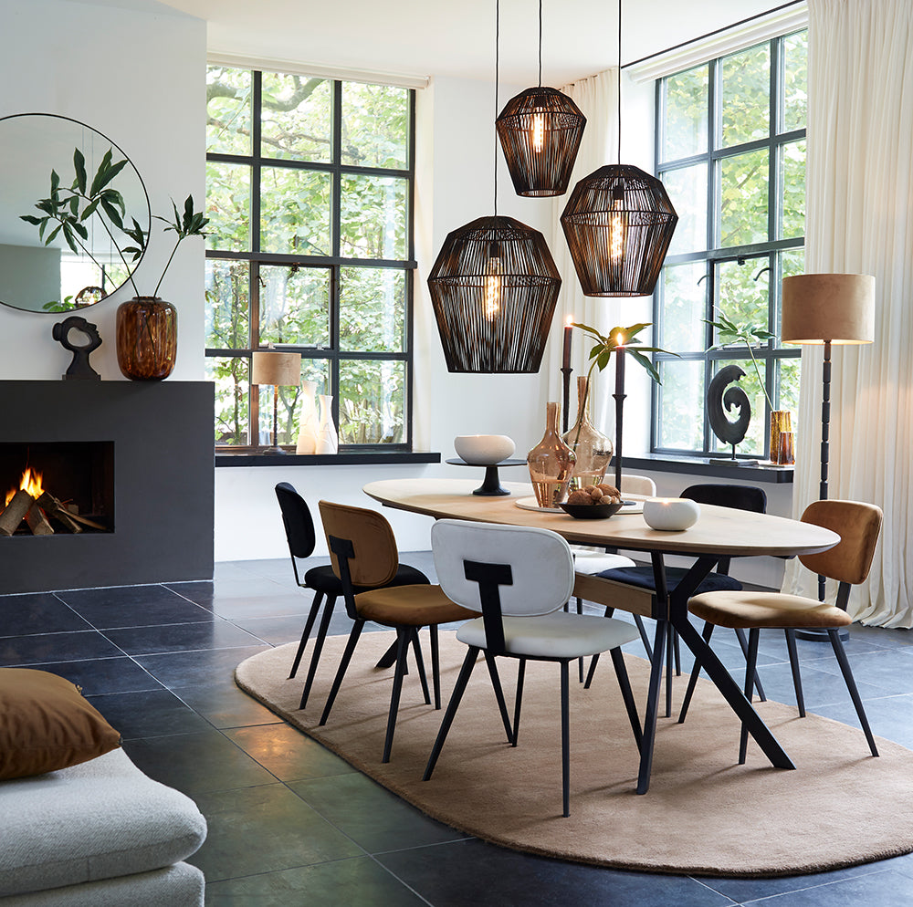 Ovaler Teppich BOJE in modernem Braun der Marke Light & Living