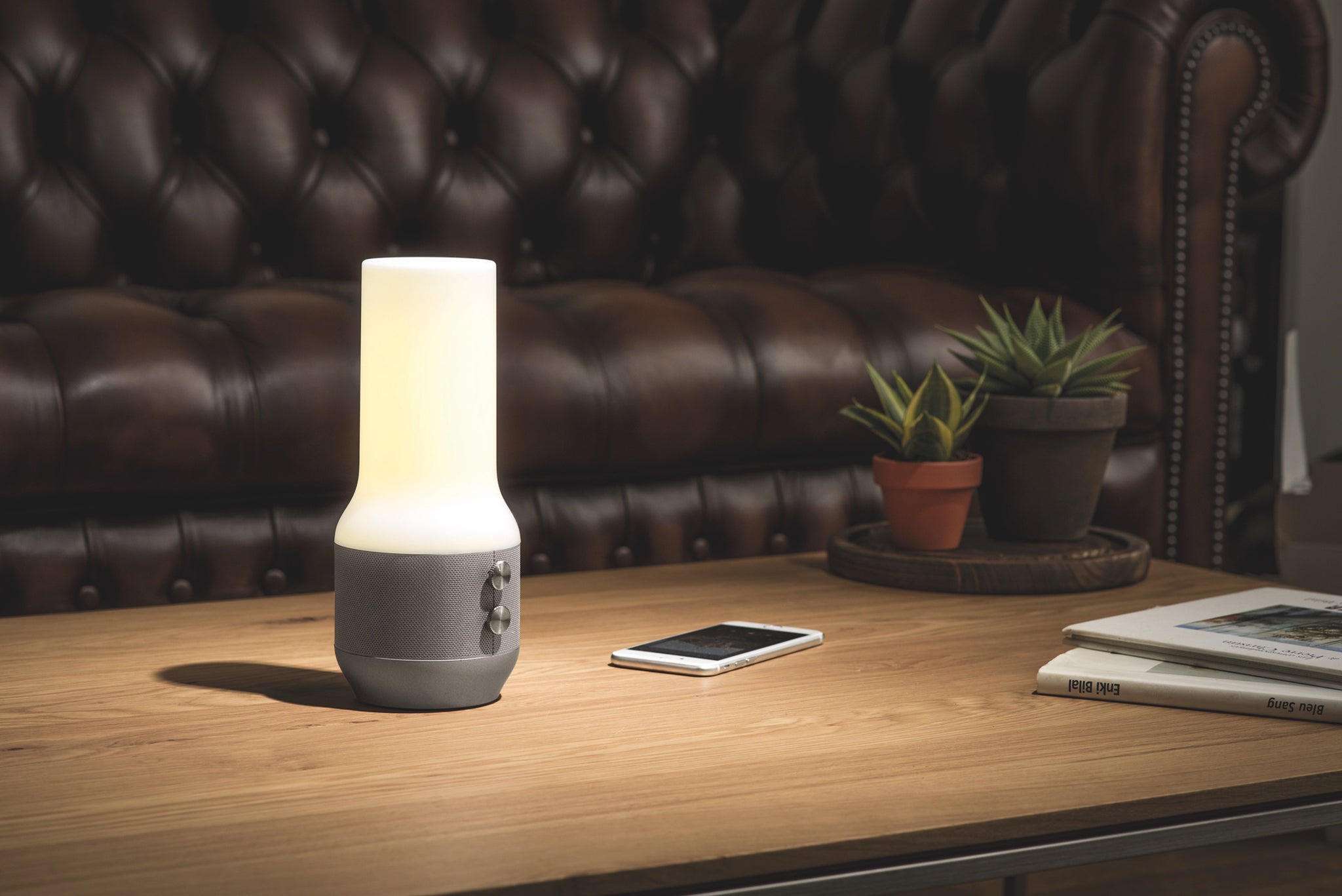 LED Tischleuchte inkl Lautsprecher & Powerbank TERRACE + in vers. Farben der Marke Lexon