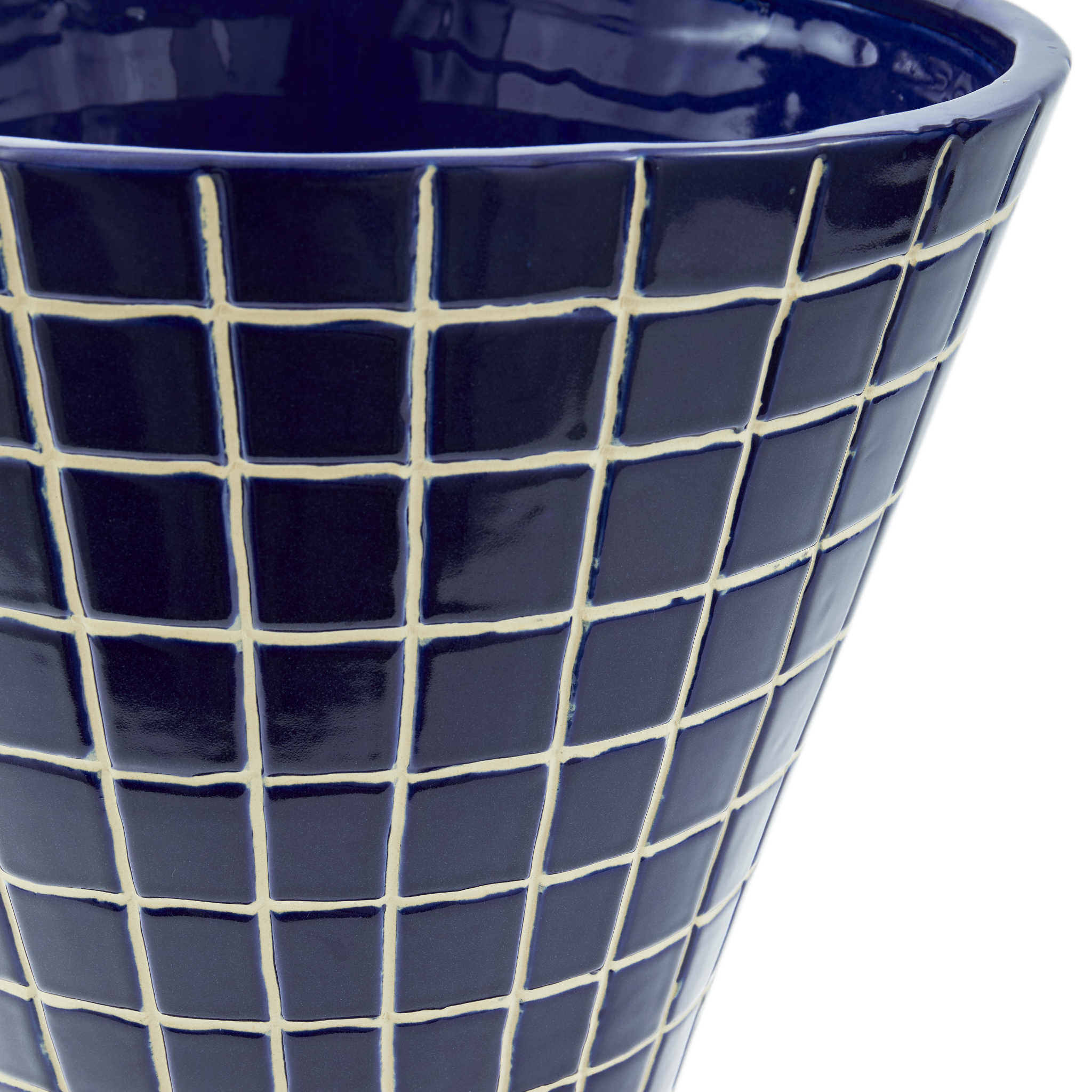 Orientalisch inspirierte Vase mit geschwungener Form und glänzender Oberfläche.