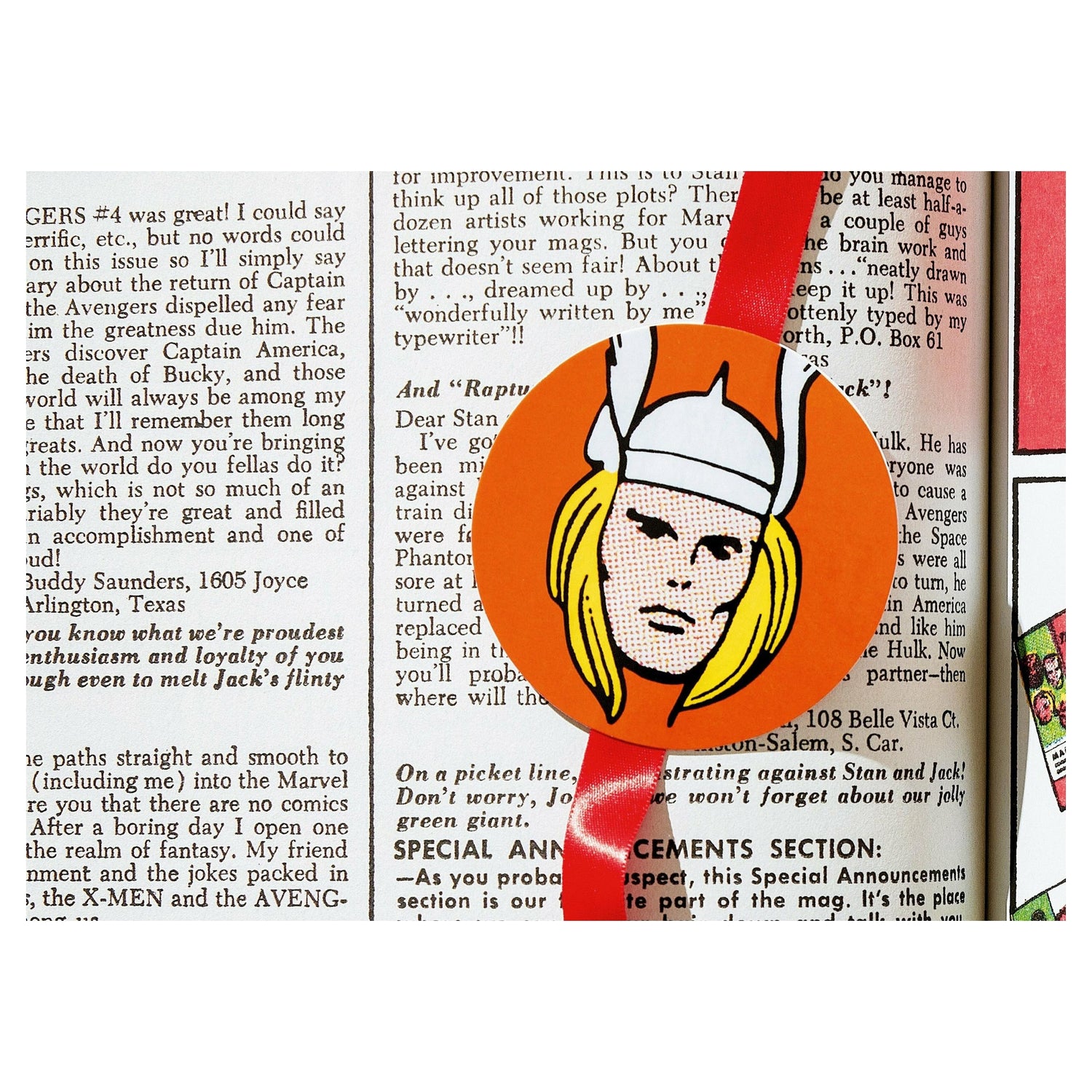 Hochwertiger Schuber mit Avengers-Band in exklusivem Design