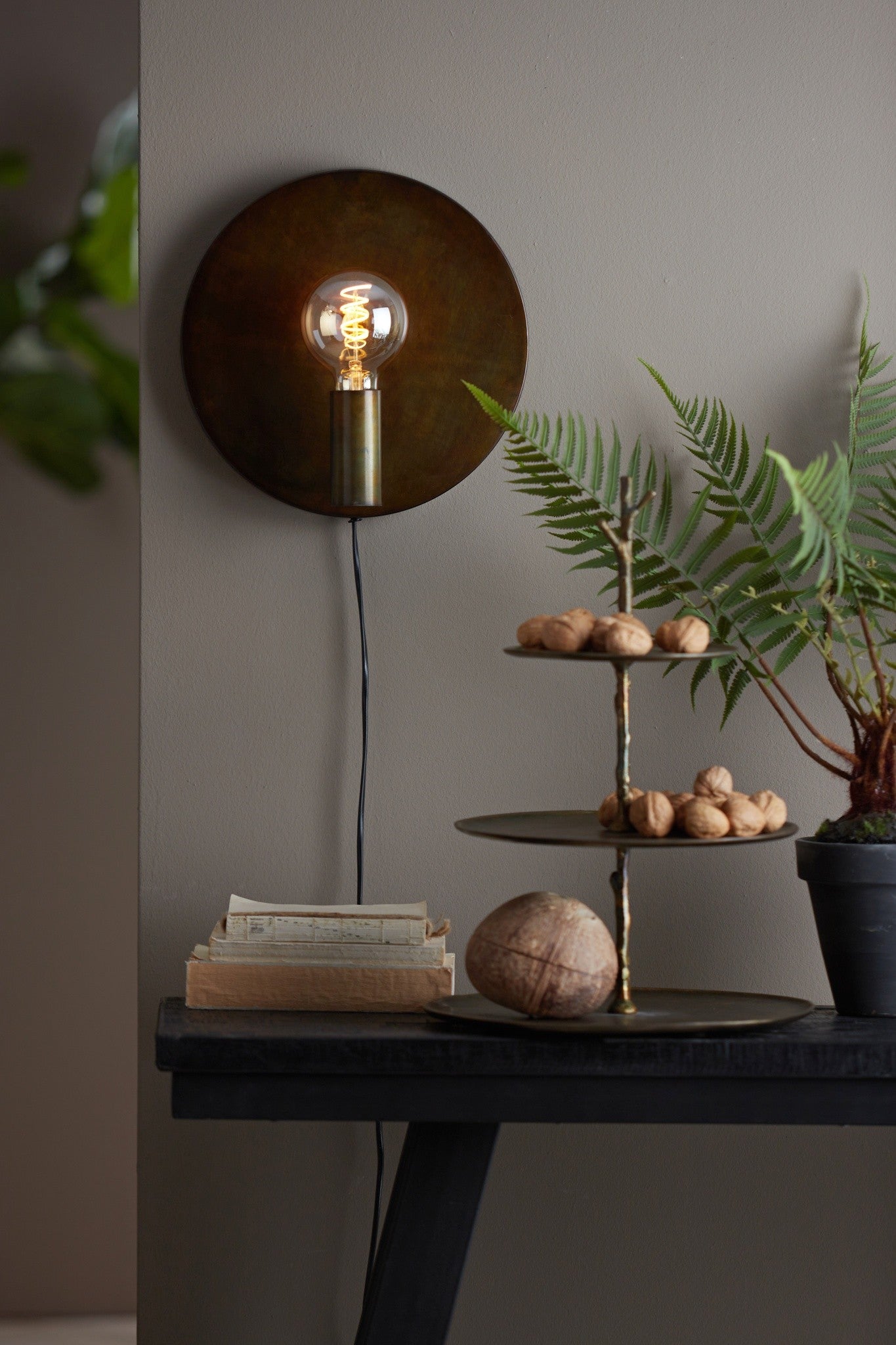 Gold-graue Wandleuchte Ø30 cm DISC für stilvolles Ambiente