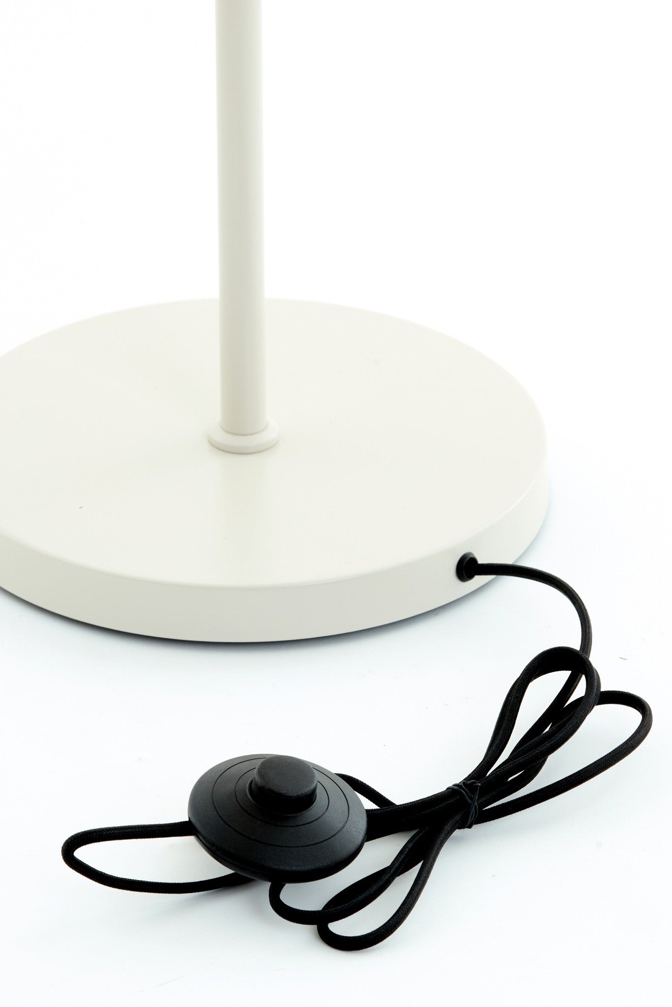 Wohnaccessoire: Stehleuchte Ø32x155,5 cm BENIGNO beige