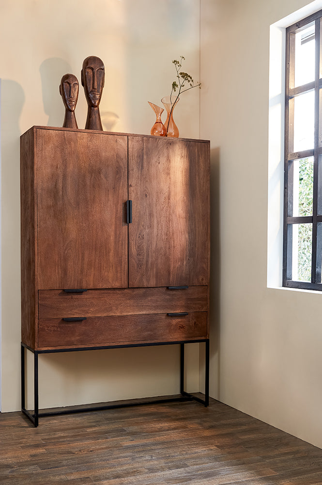 Schränke &amp; Vitrinen