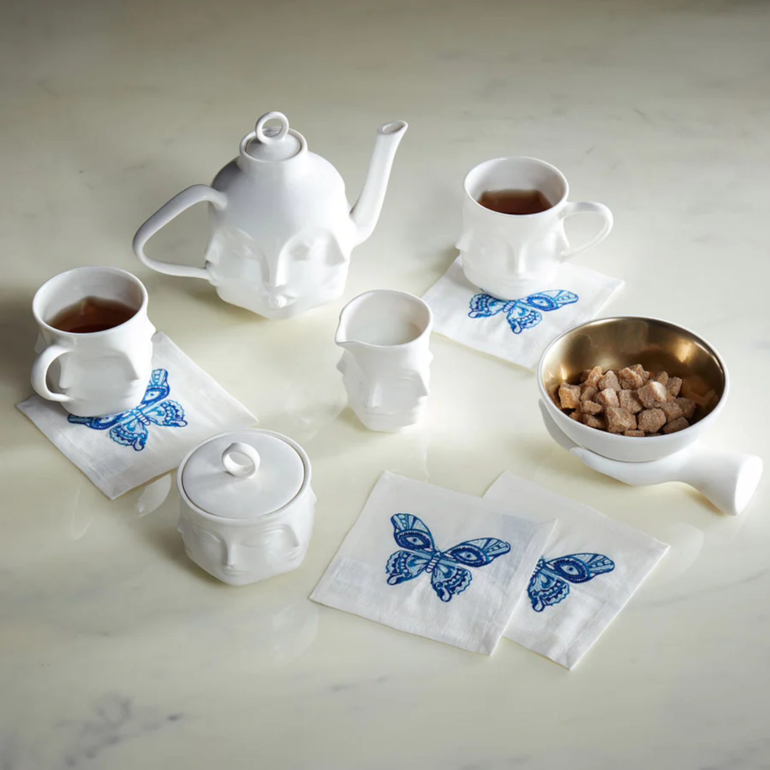 Teapot DORA MAAR made of porcelain