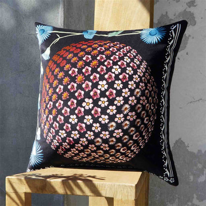 Kissen im Design von Christian Lacroix - im Wohnraum
