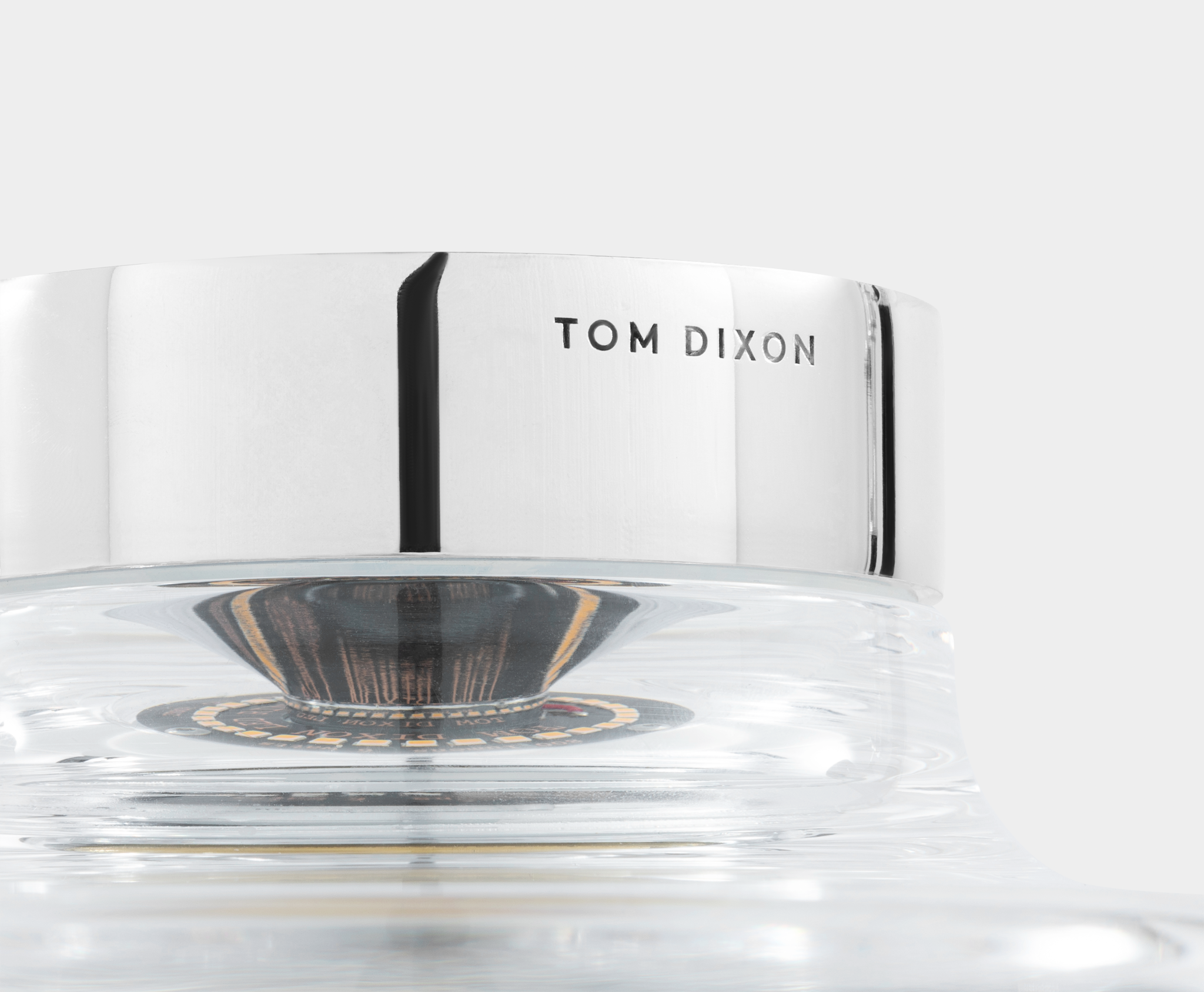 Tom Dixon LOGO auf Wandleuchte Surface